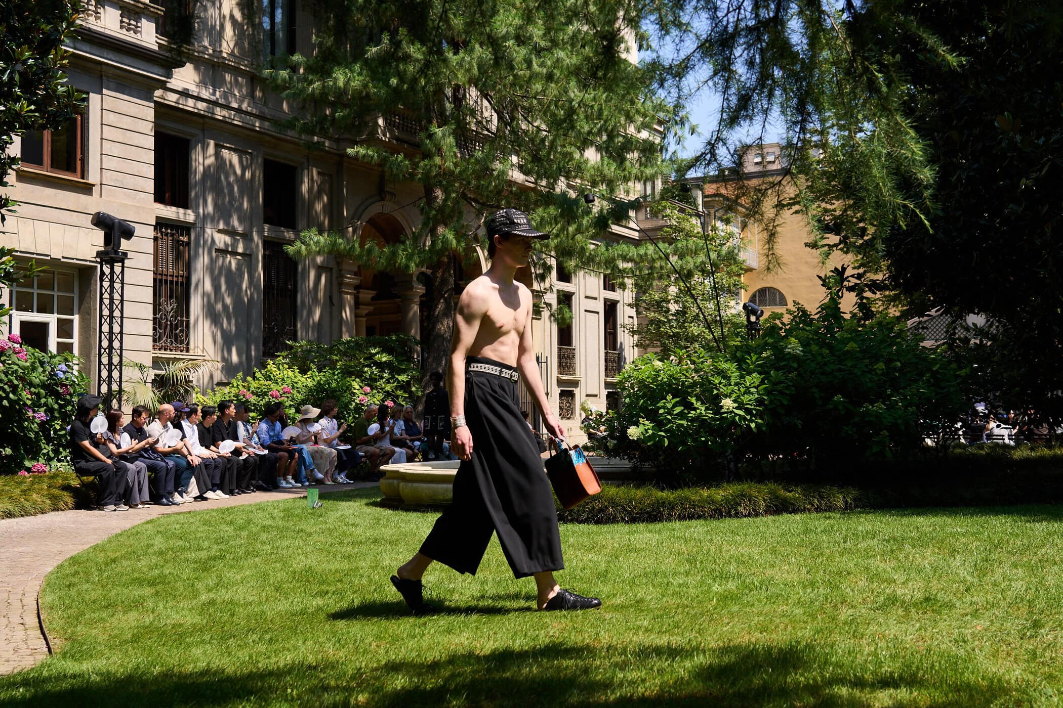 Shinyakozuka Spring 2027 Men's Fashion Show Atmosphere