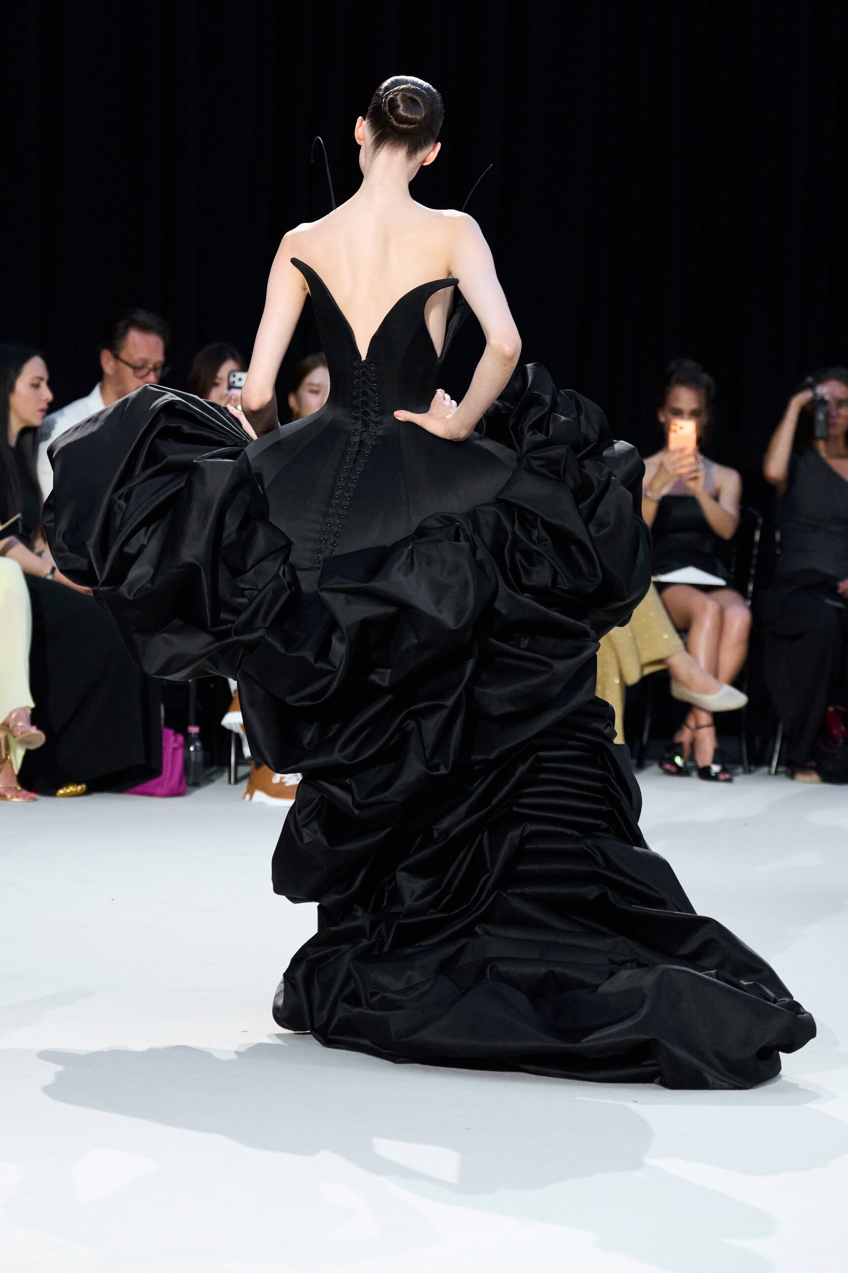 Ashi Studio Fall 2026 Couture Fashion Show Details