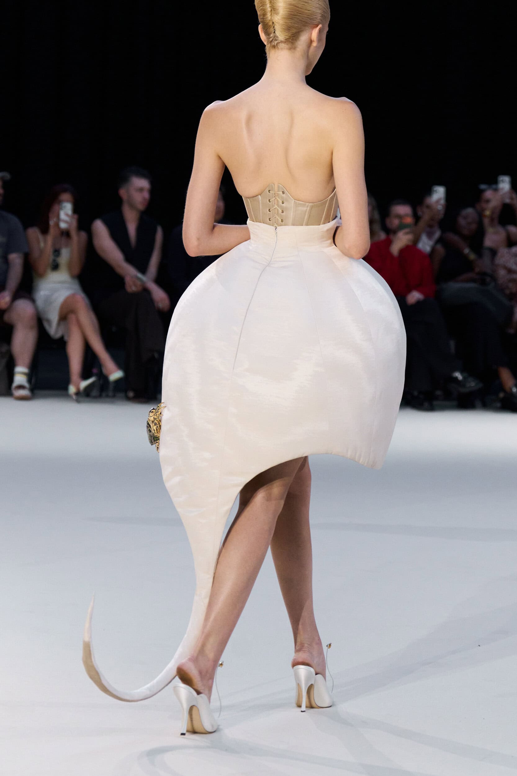 Ashi Studio Fall 2026 Couture Fashion Show Details