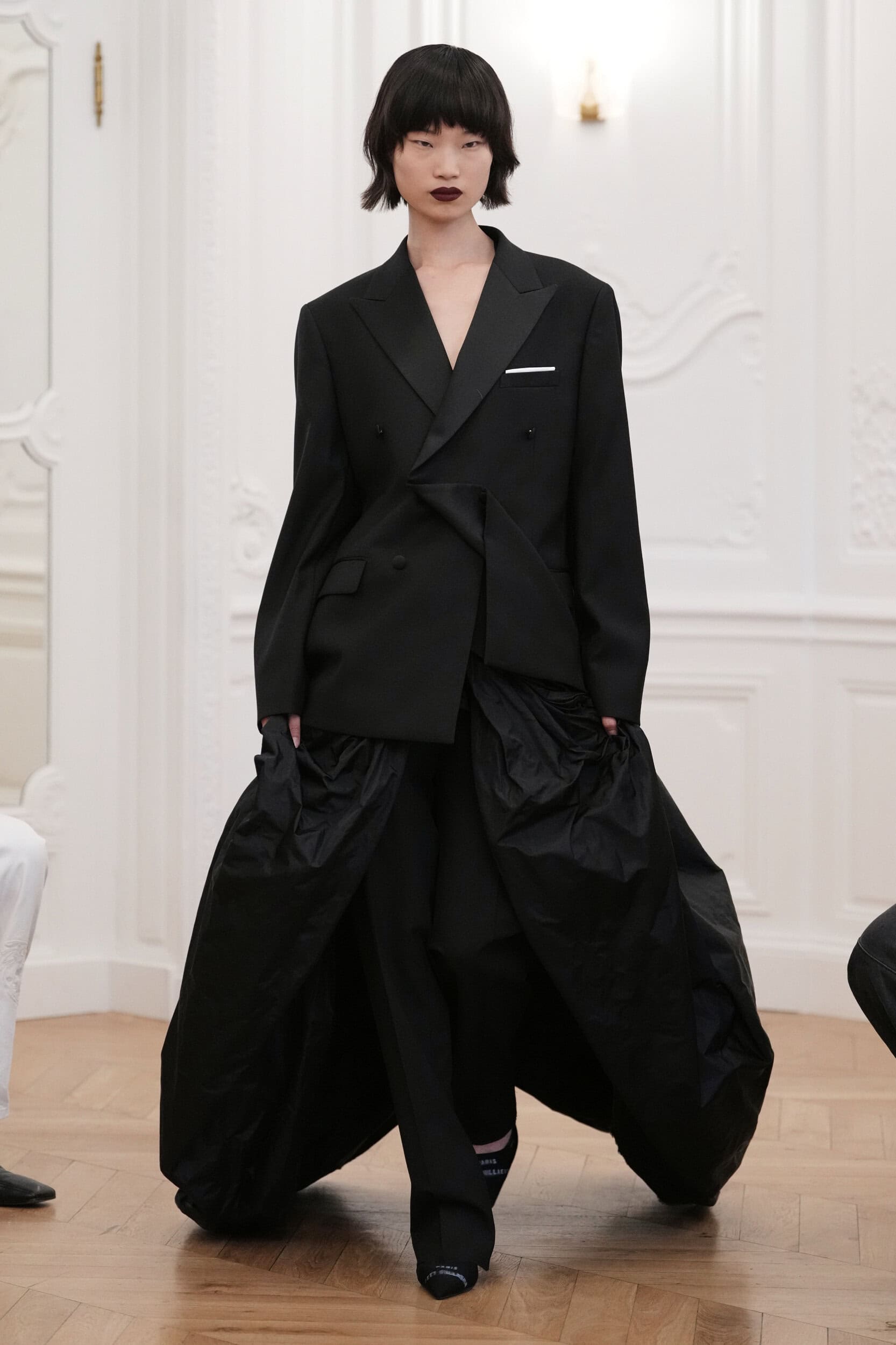 Peet Dullaert Fall 2026 Couture Fashion Show