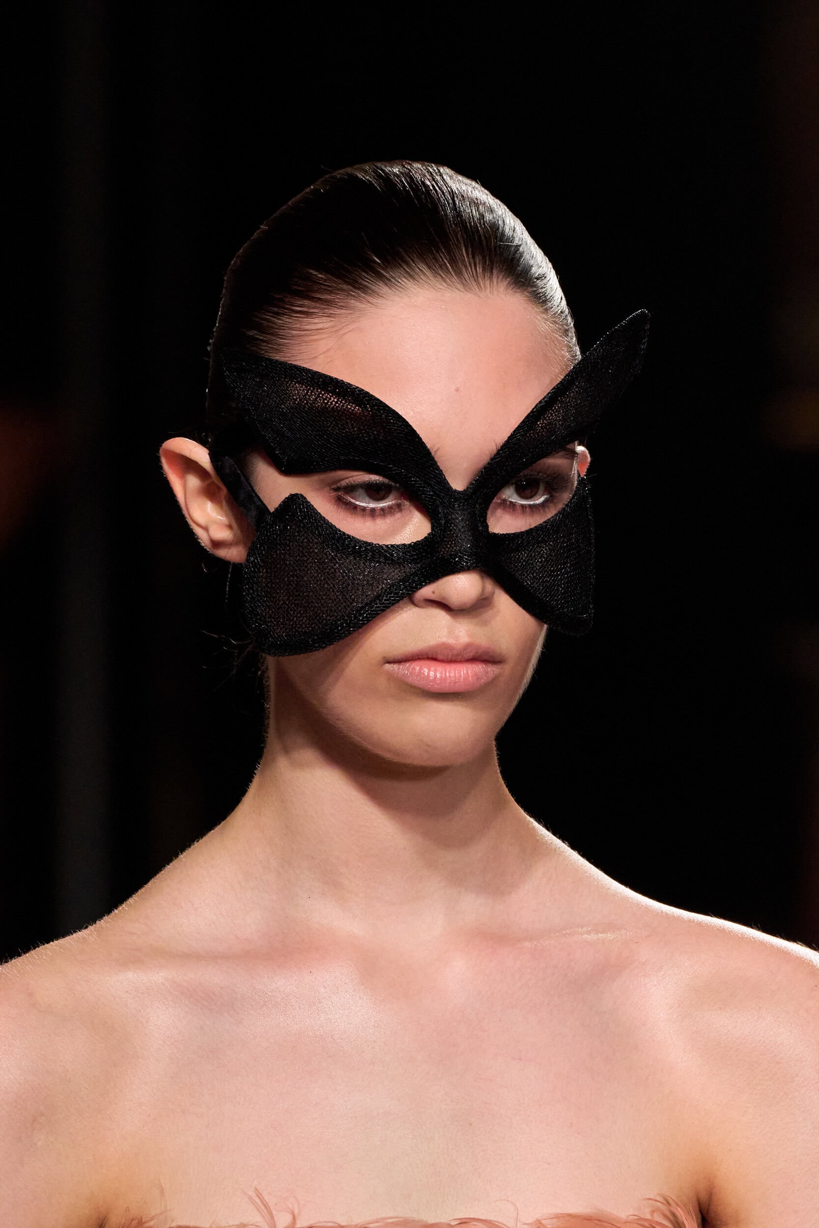 Elie Saab Fall 2026 Couture Fashion Show Details