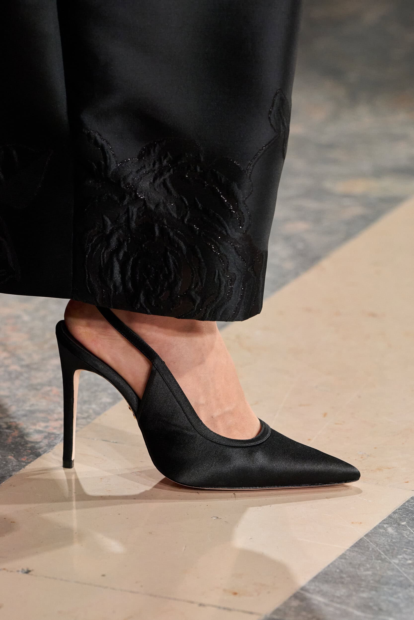 Elie Saab Fall 2026 Couture Fashion Show Details