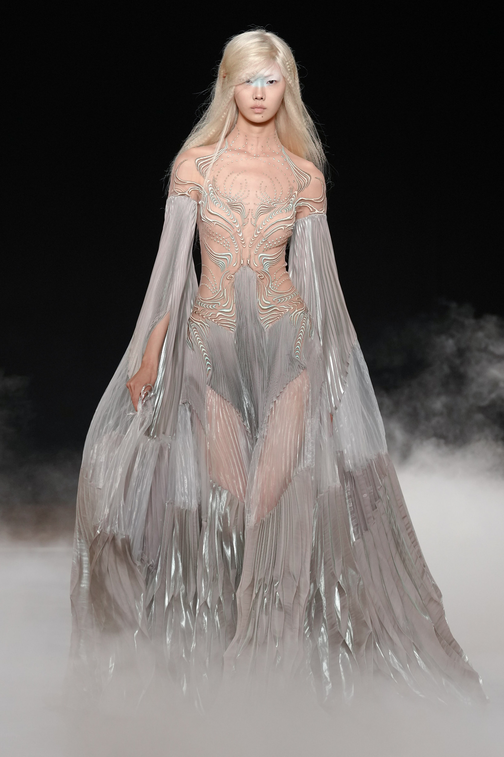 Iris Van Herpen Fall 2026 Couture Fashion Show
