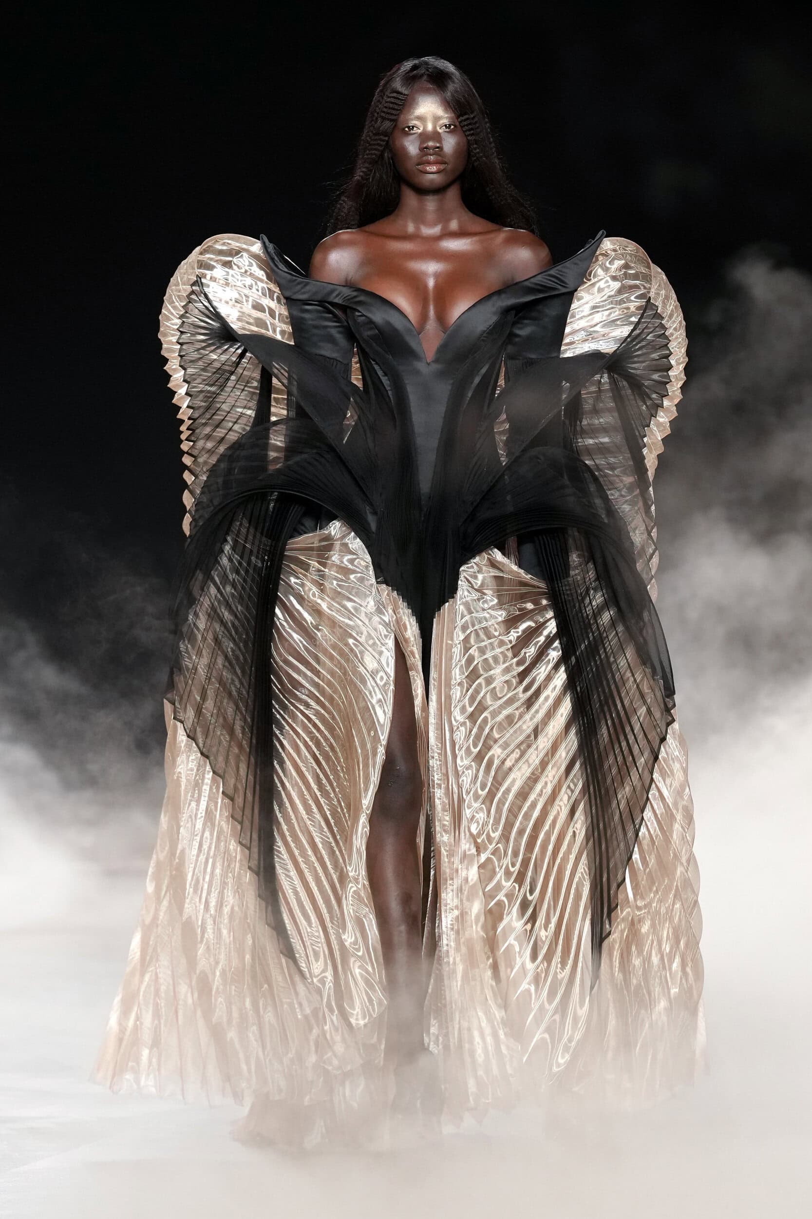 Iris Van Herpen Fall 2026 Couture Fashion Show