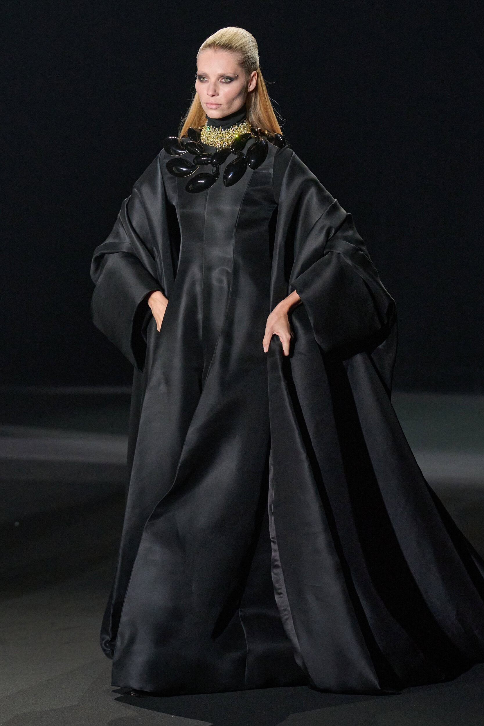 Stephane Rolland Fall 2026 Couture Fashion Show