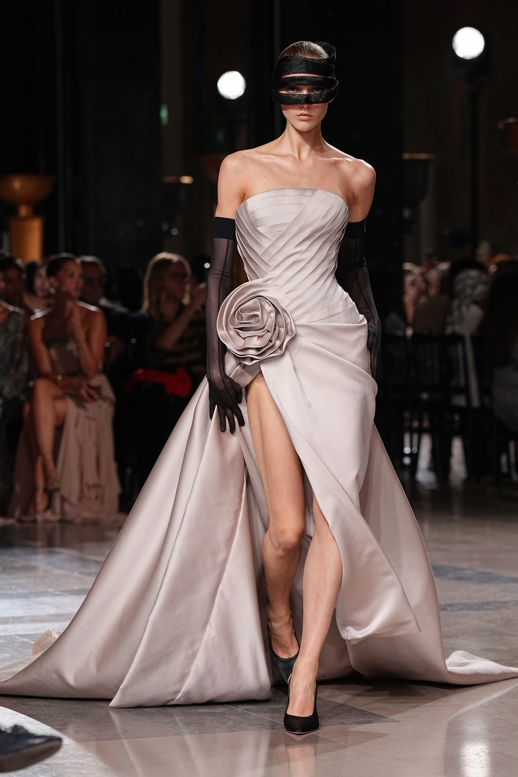 Elie Saab Fall 2026 Couture Fashion Show