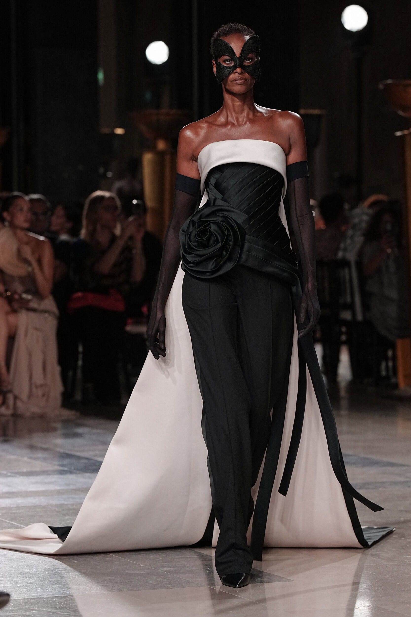 Elie Saab Fall 2026 Couture Fashion Show