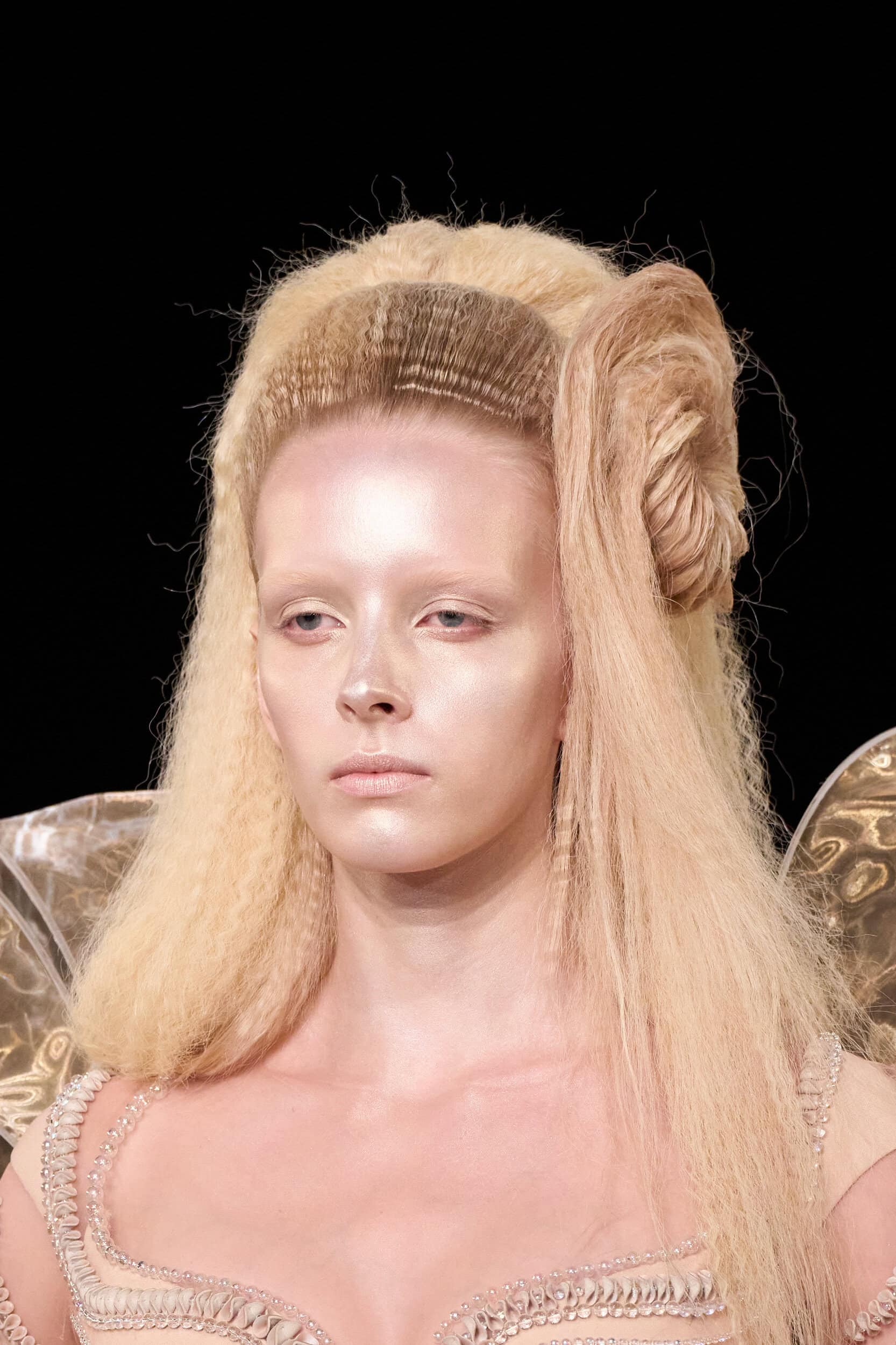 Iris Van Herpen Fall 2026 Couture Fashion Show Details