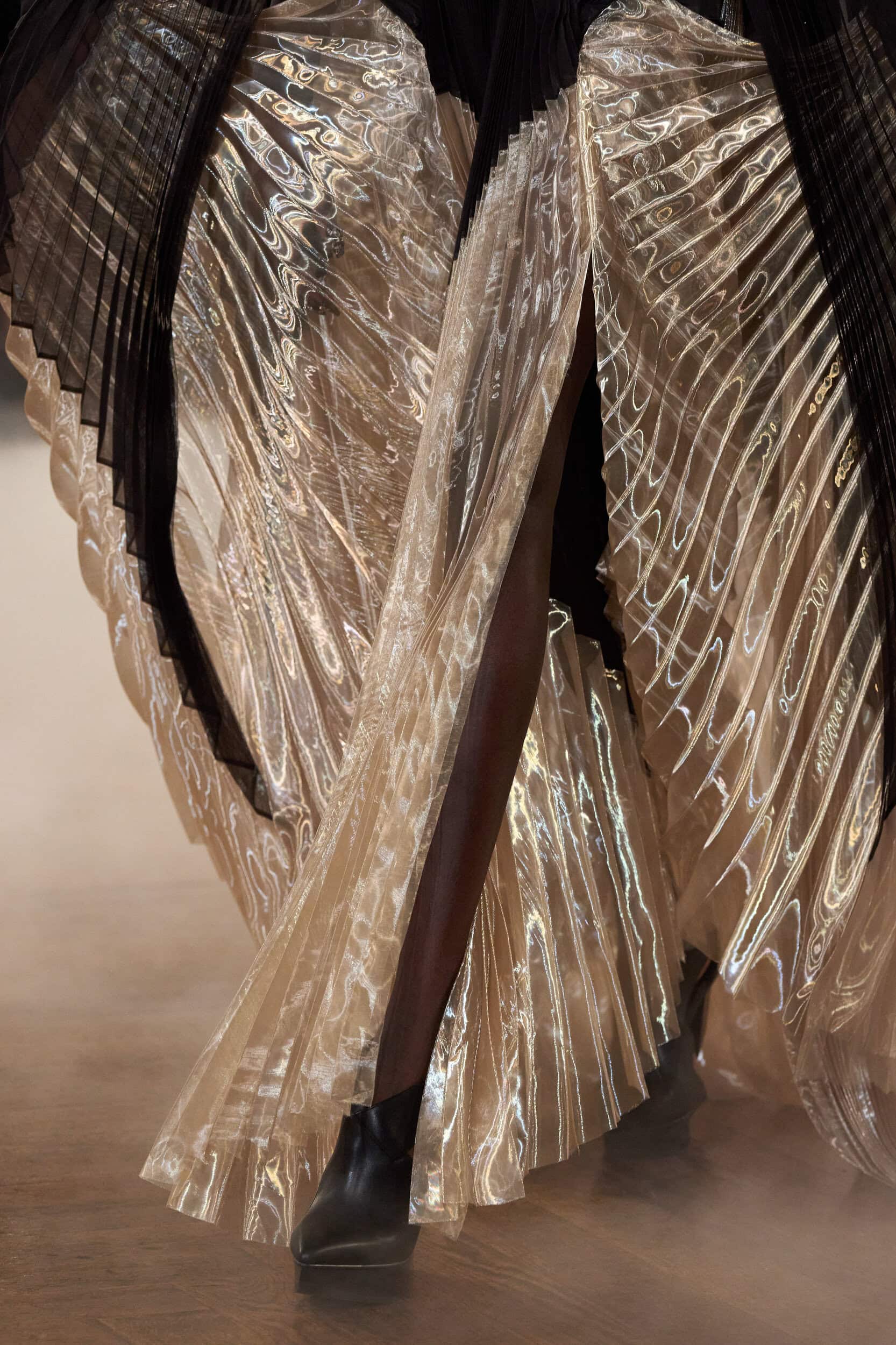Iris Van Herpen Fall 2026 Couture Fashion Show Details
