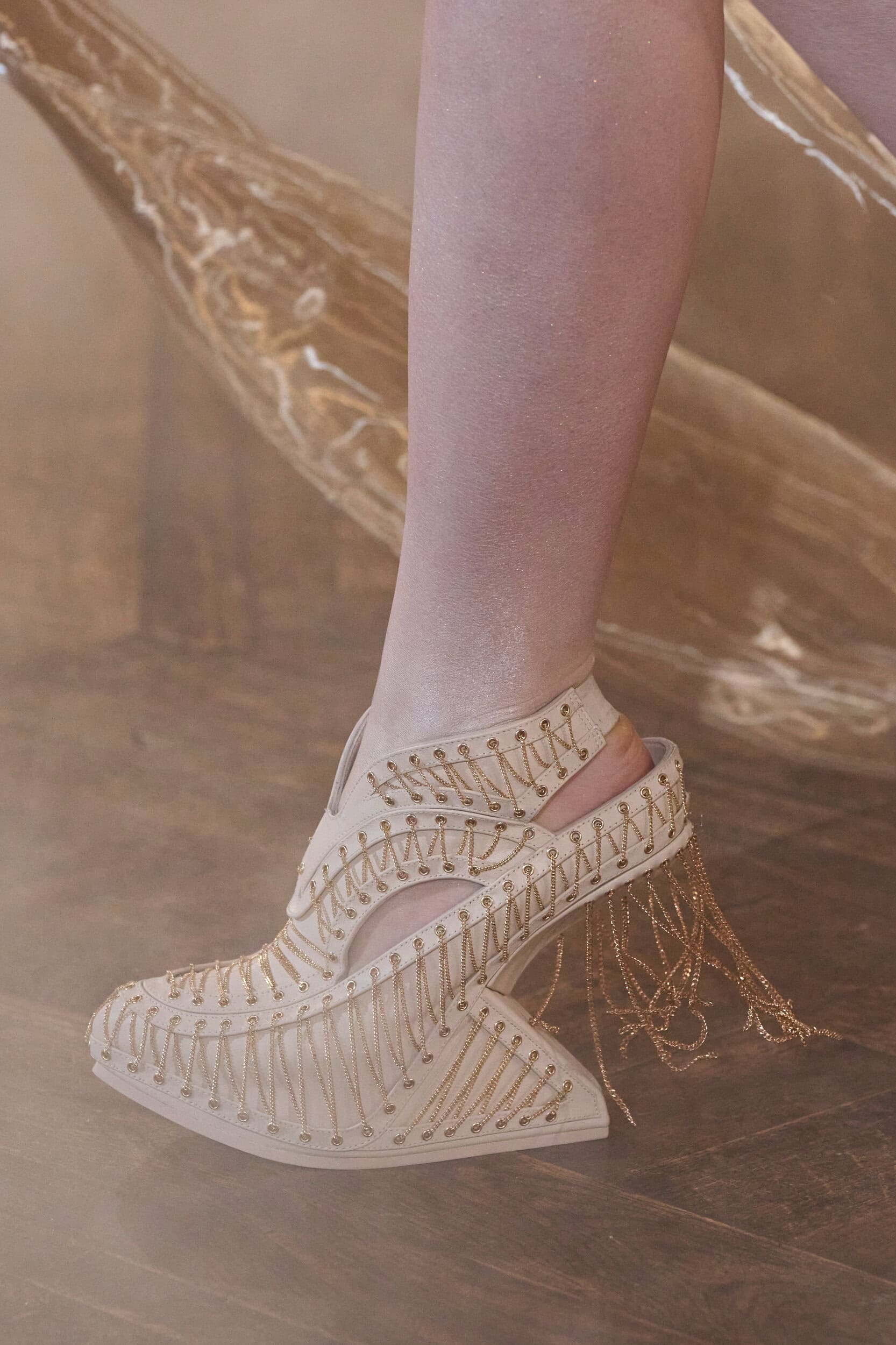 Iris Van Herpen Fall 2026 Couture Fashion Show Details