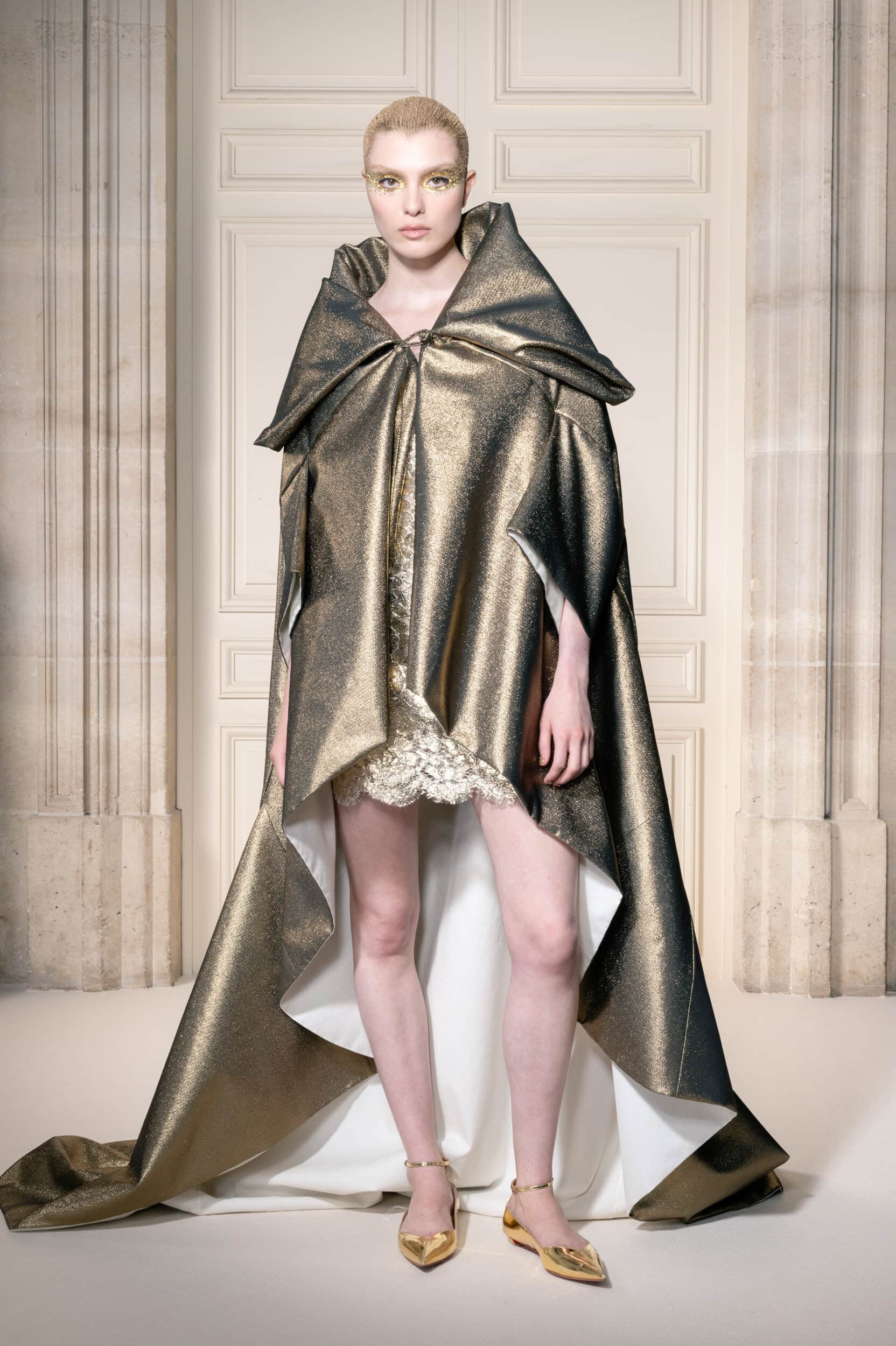 Viktor & Rolf Fall 2026 Couture Fashion Show