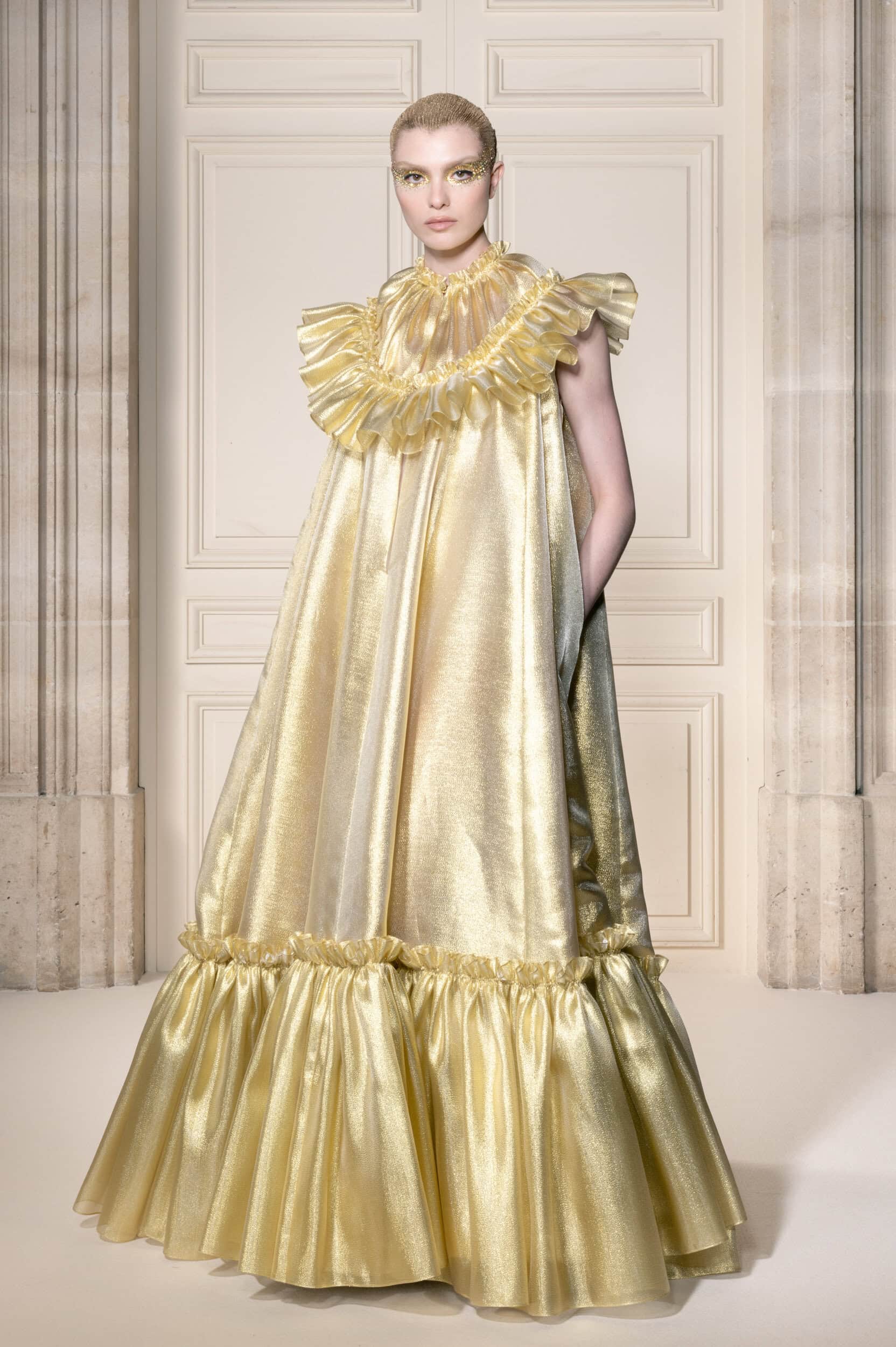 Viktor & Rolf Fall 2026 Couture Fashion Show