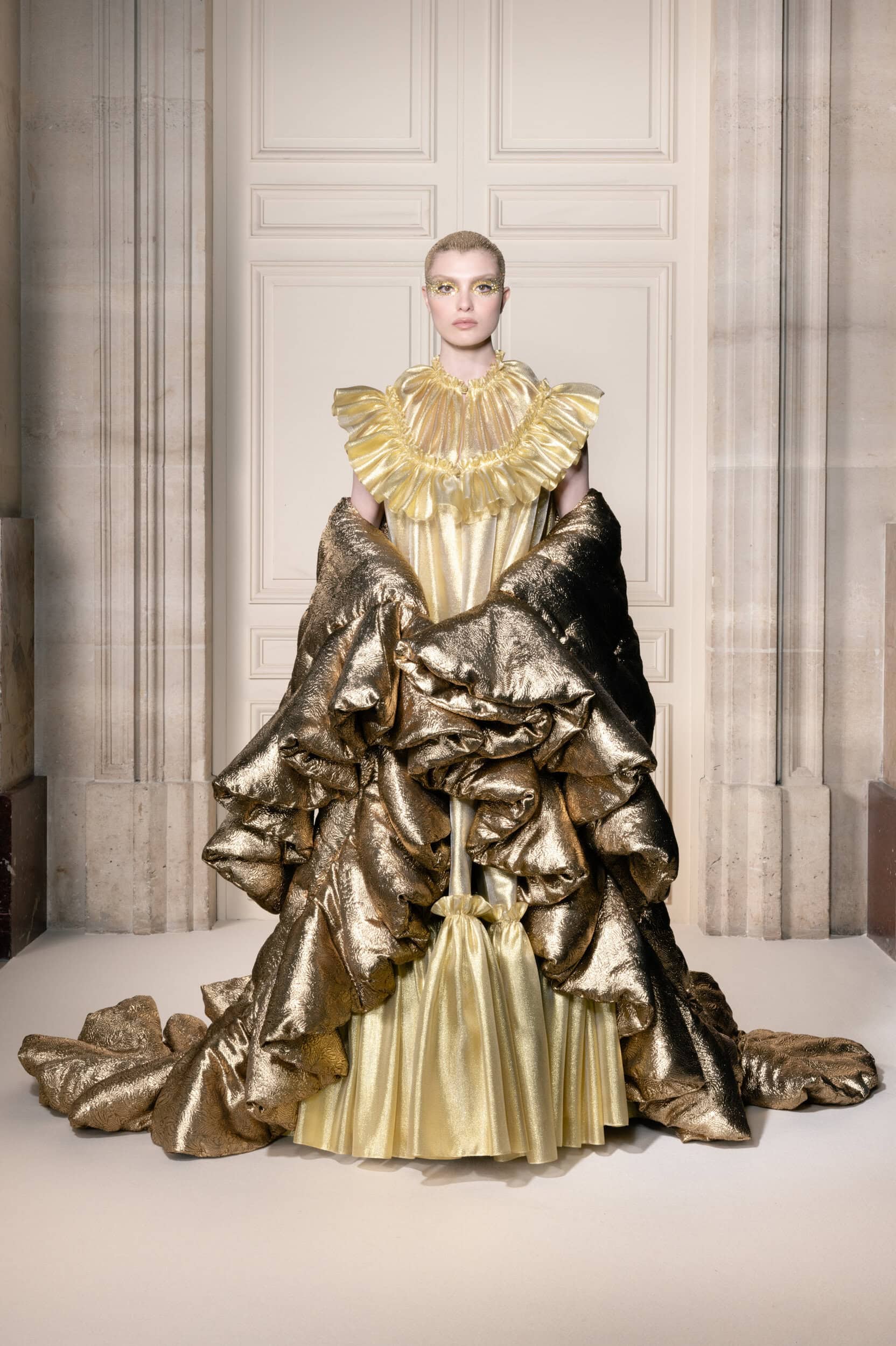 Viktor & Rolf Fall 2026 Couture Fashion Show