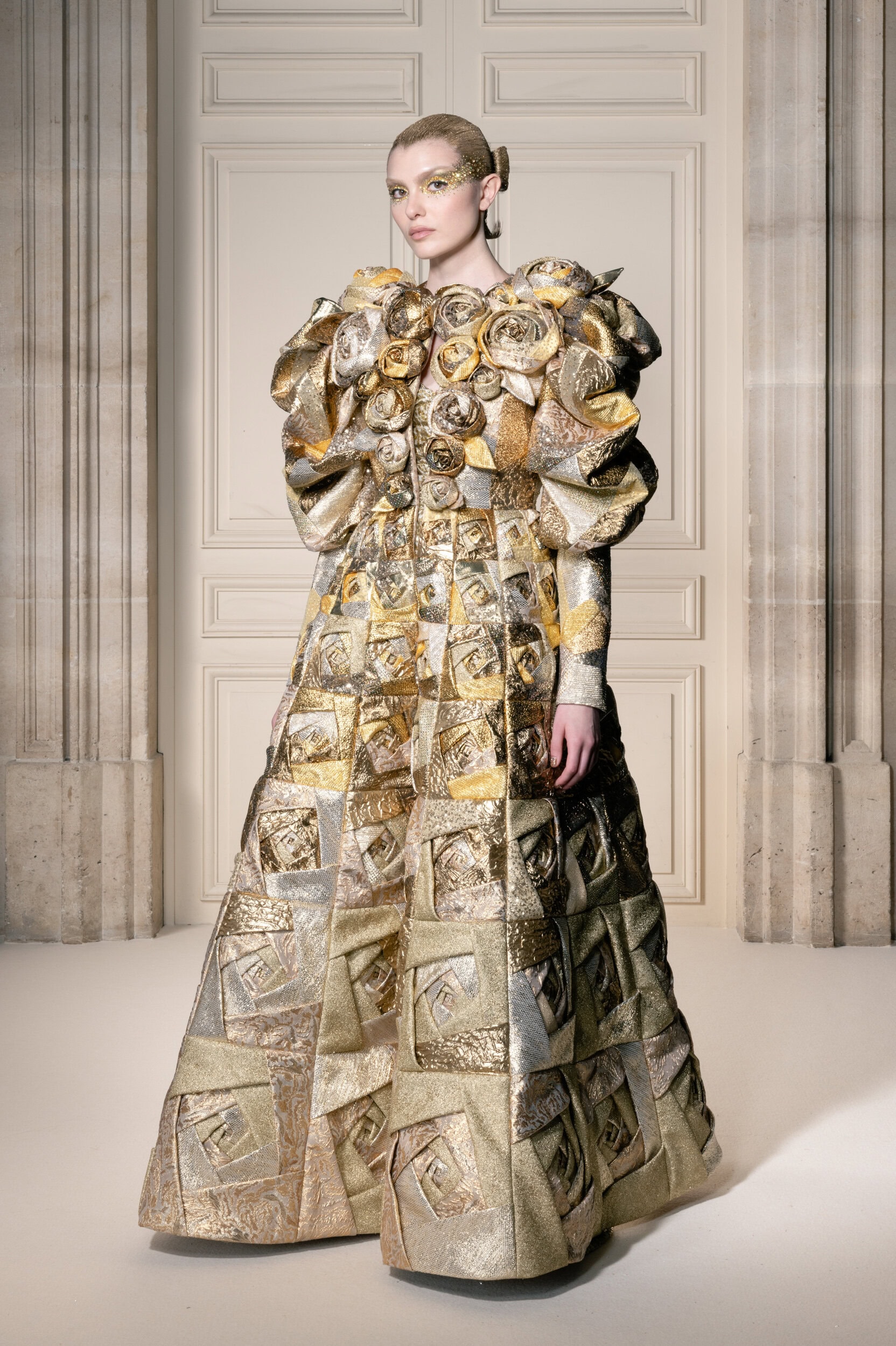 Viktor & Rolf Fall 2026 Couture Fashion Show