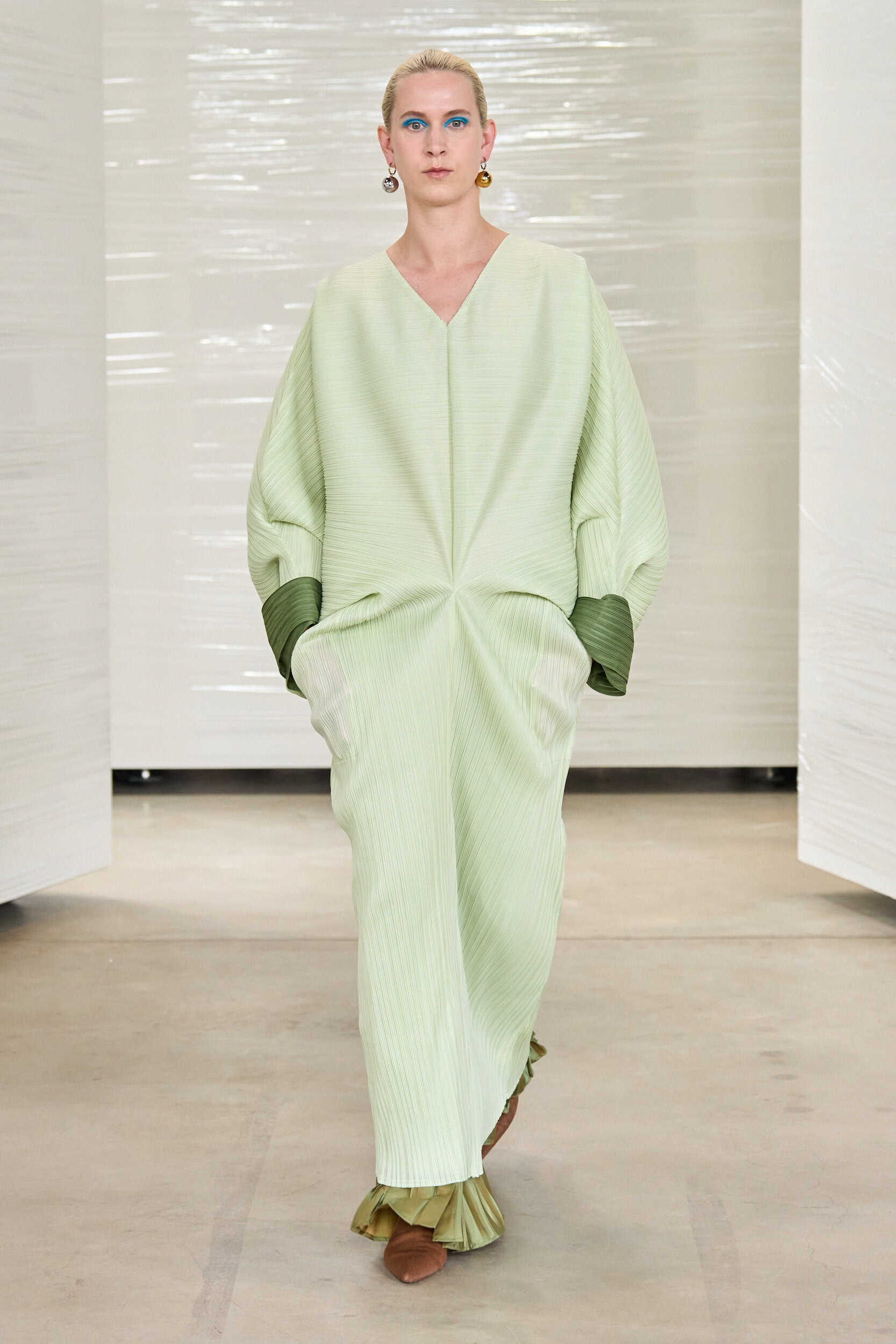 William Fan Spring 2027 Fashion Show 