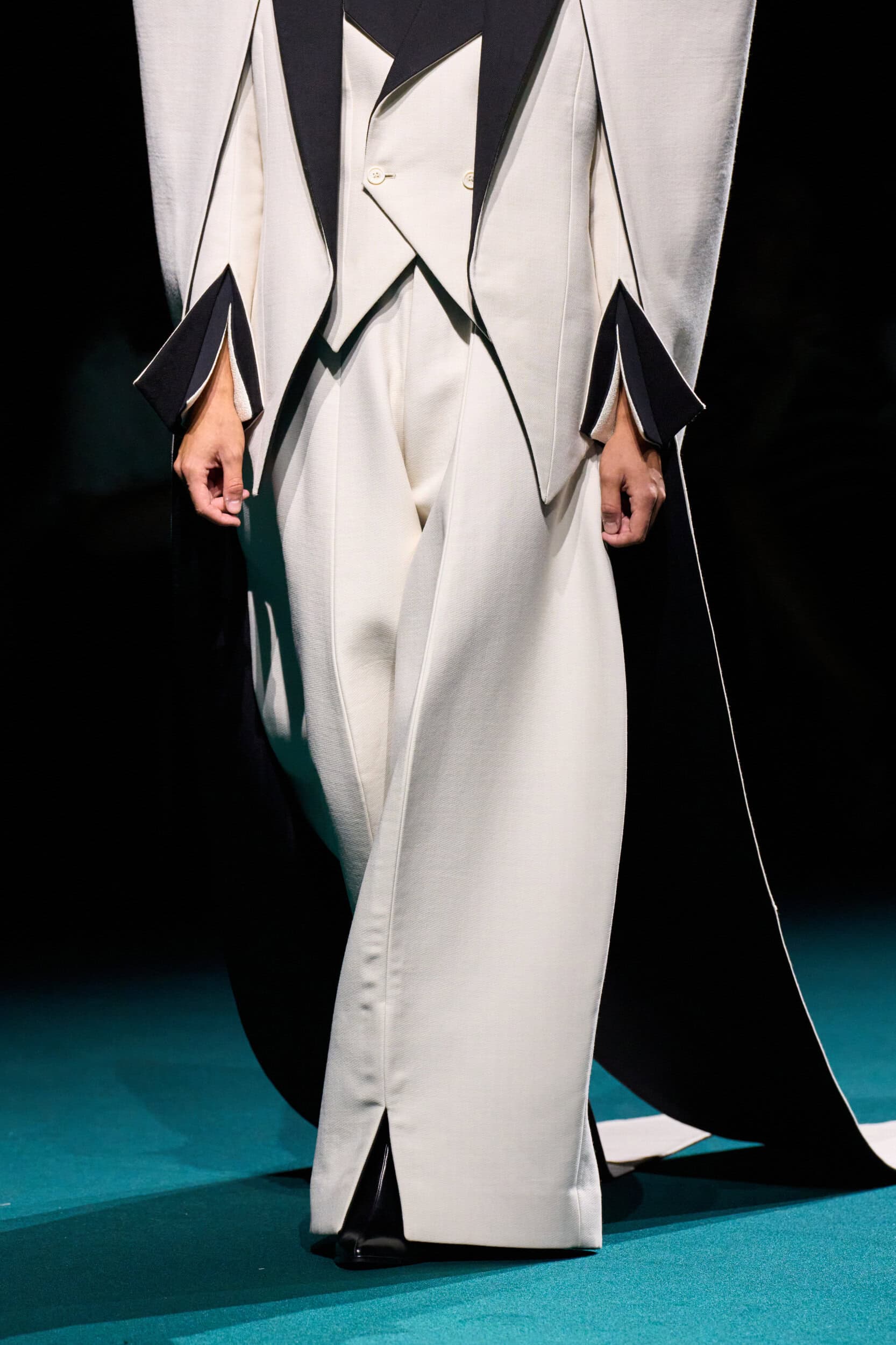 Robert Wun Fall 2026 Couture Fashion Show Details