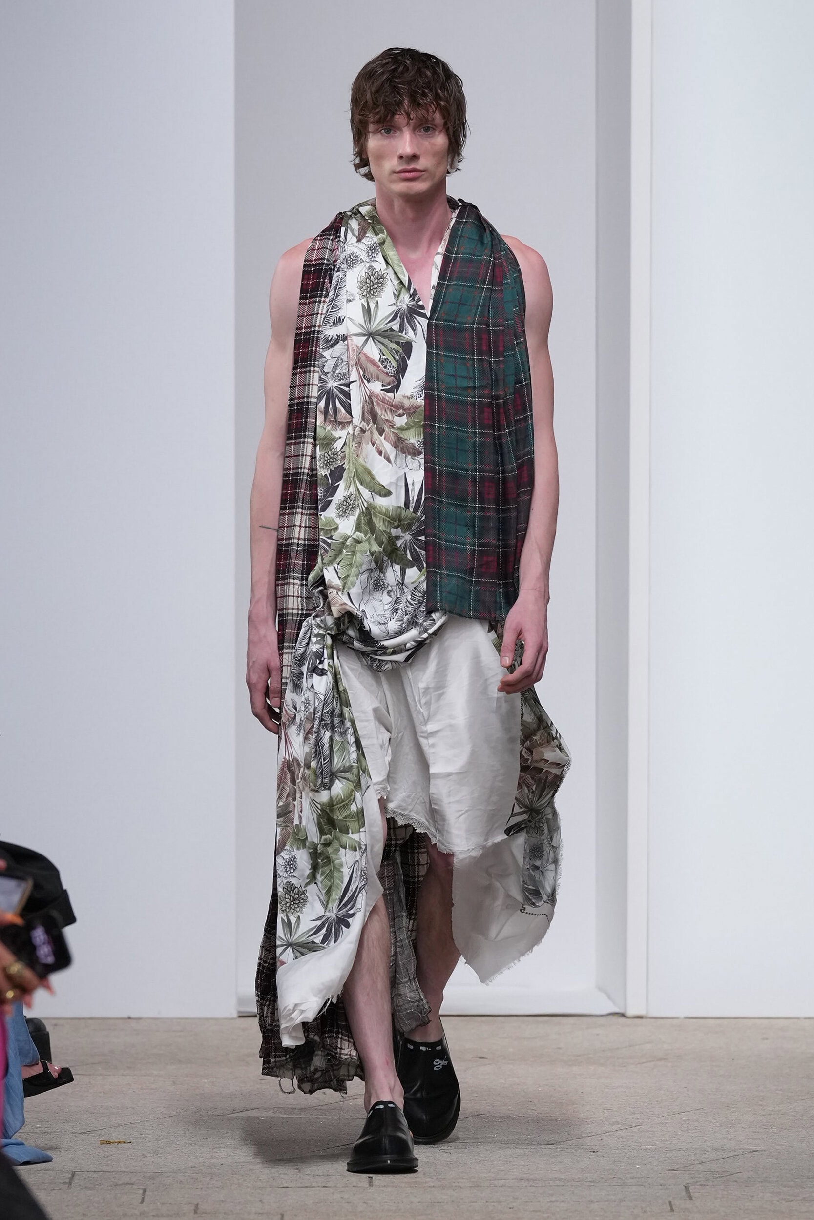 Simon Cracker Spring 2027 Fashion Show