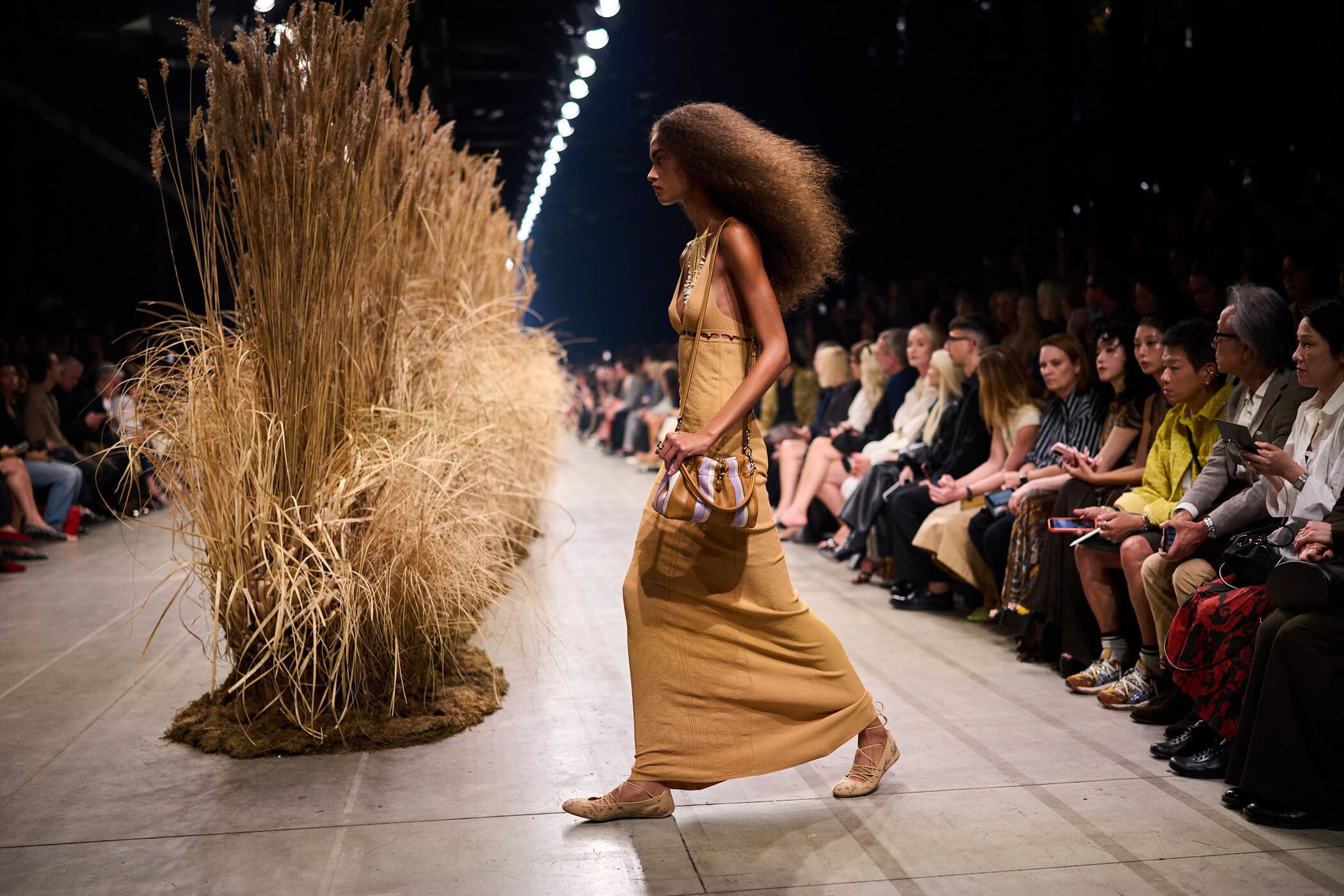 Etro Spring 2027 Fashion Show Atmosphere