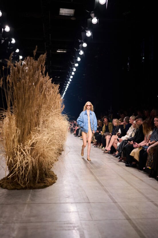 Etro Spring 2027 Fashion Show Atmosphere