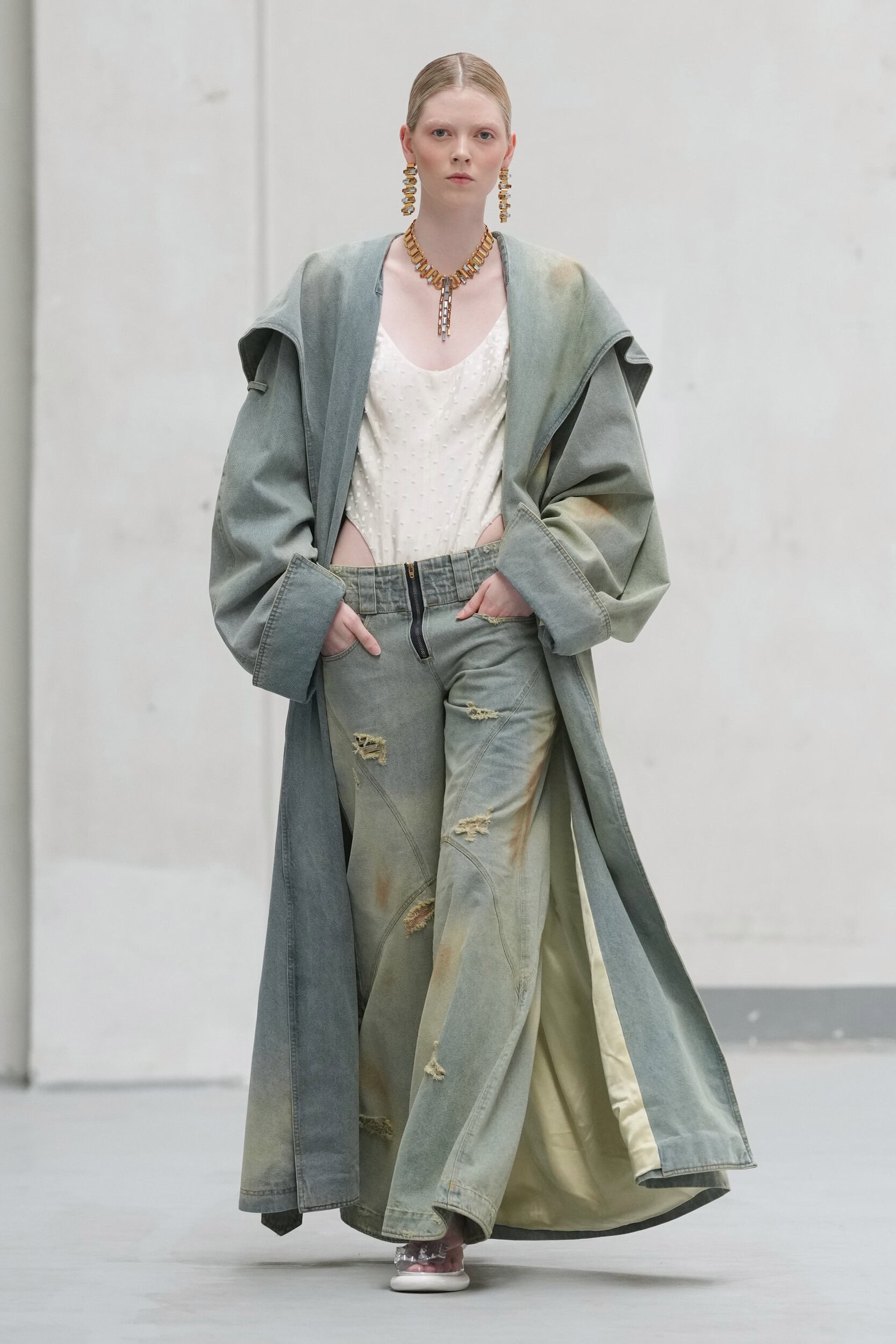 Phan Dang Hoang Spring 2027 Fashion Show