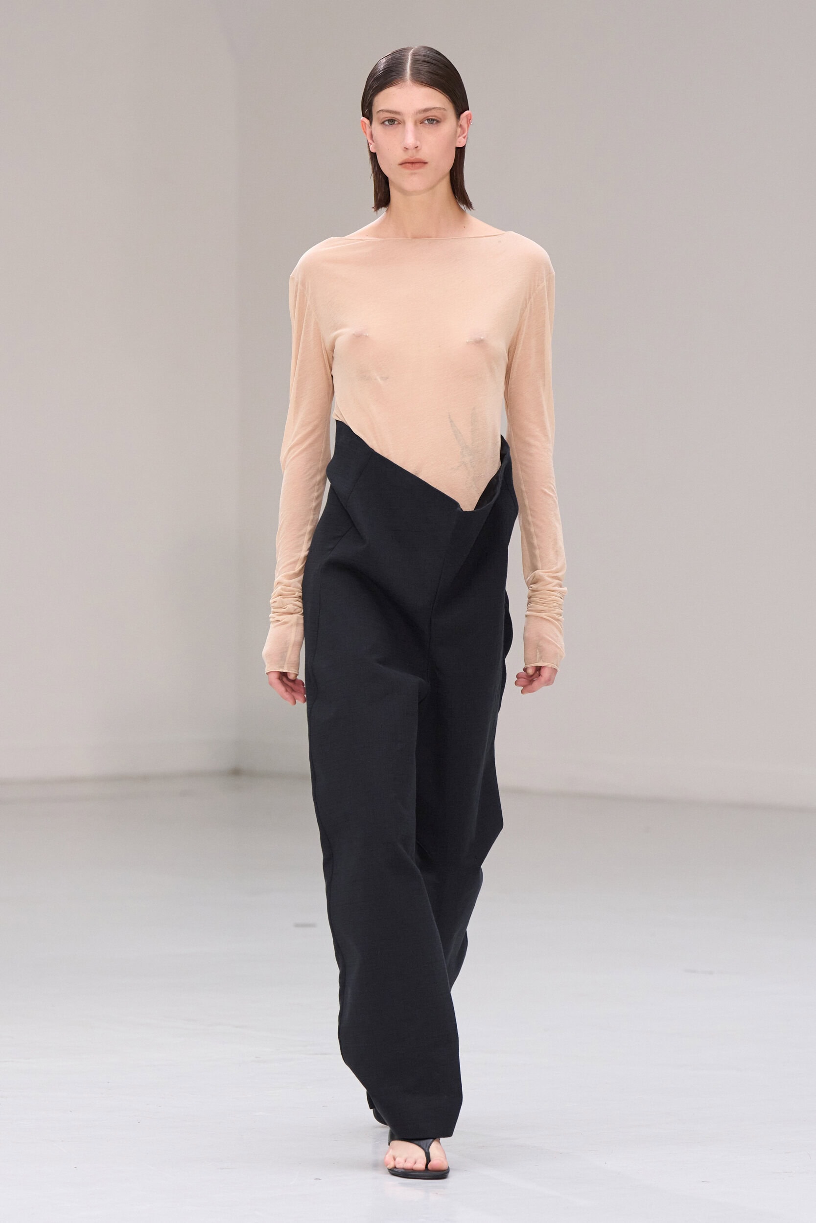 Ruohan Spring 2027 Fashion Show