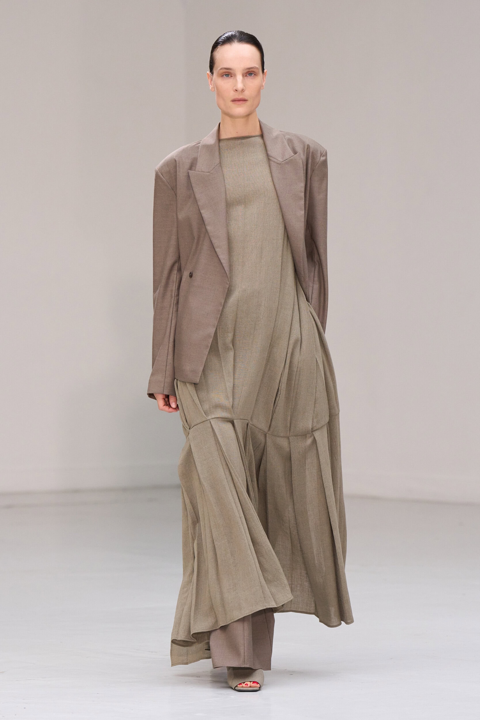 Ruohan Spring 2027 Fashion Show