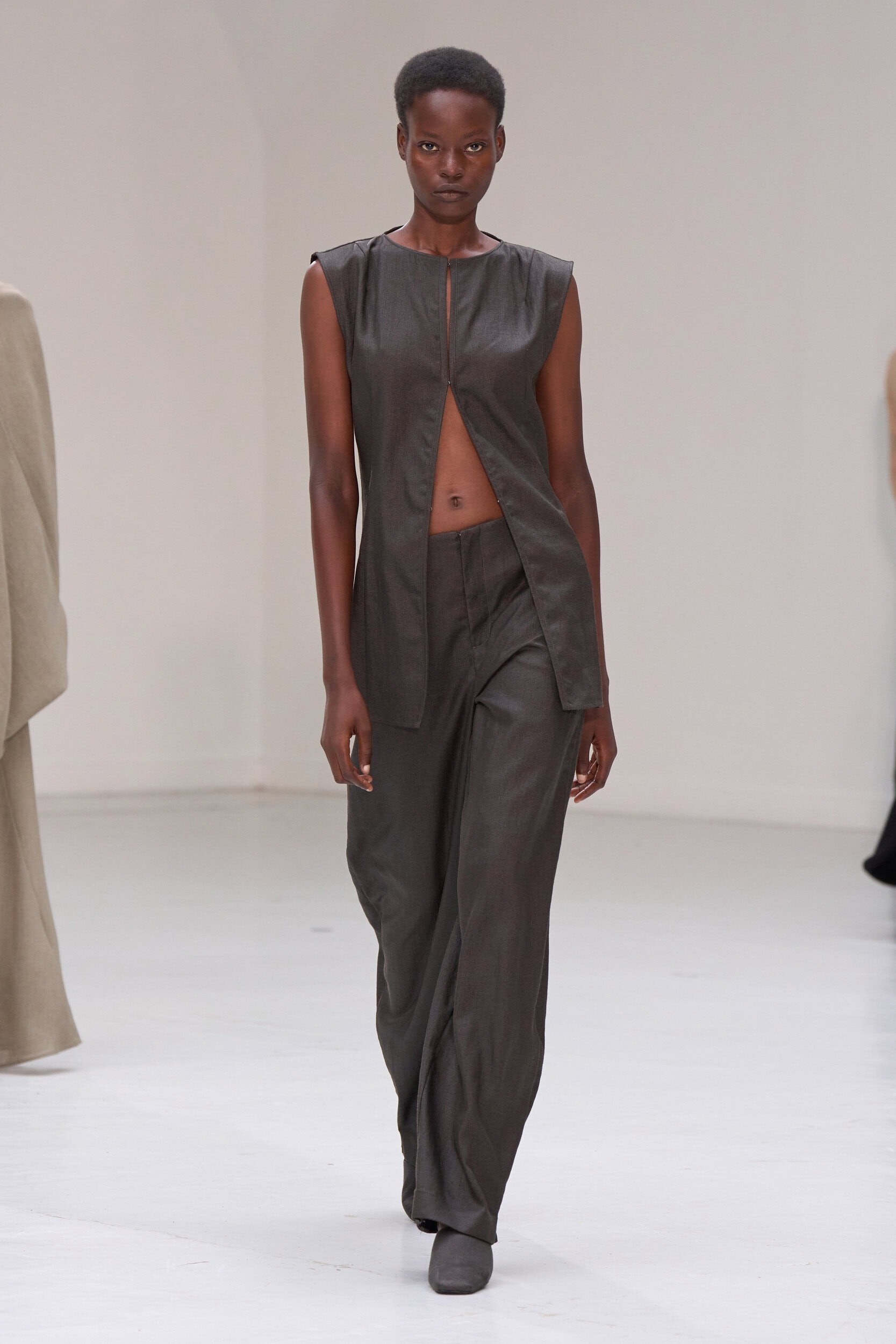 Ruohan Spring 2027 Fashion Show