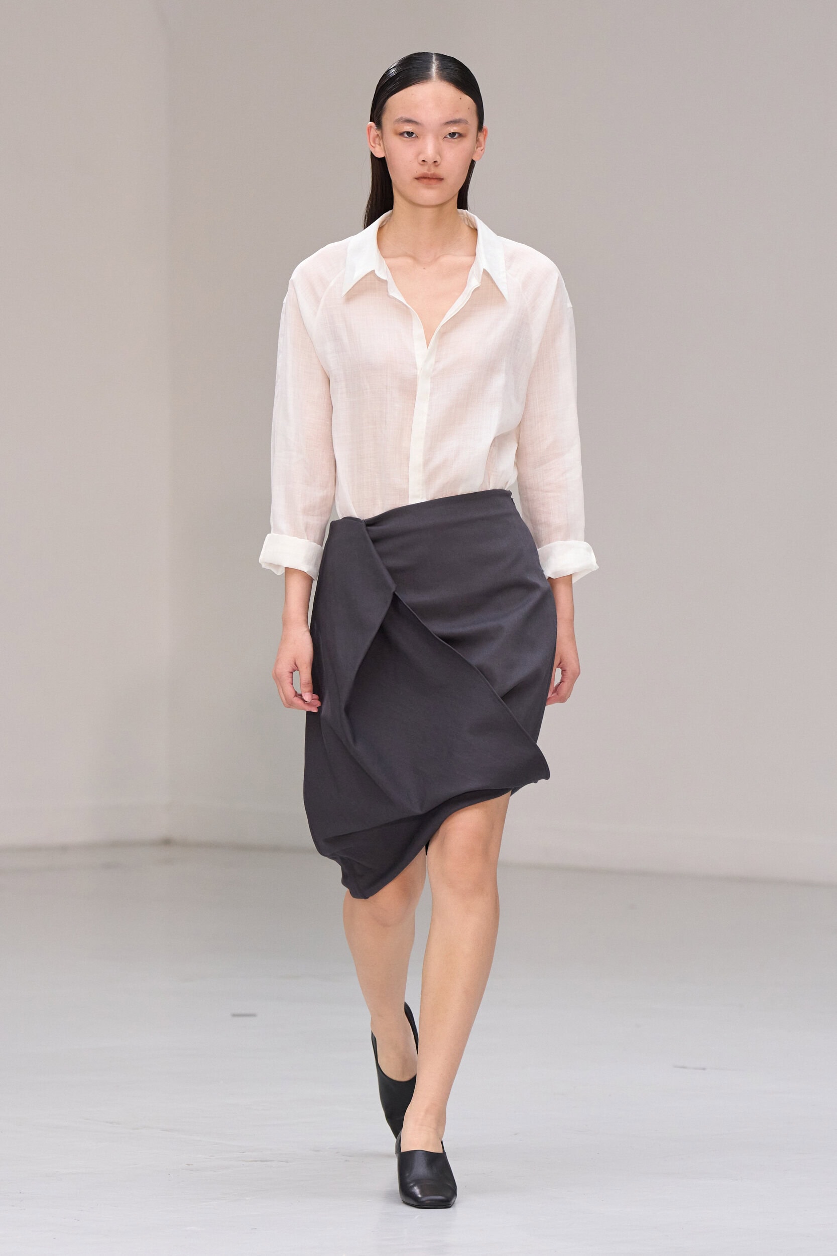 Ruohan Spring 2027 Fashion Show