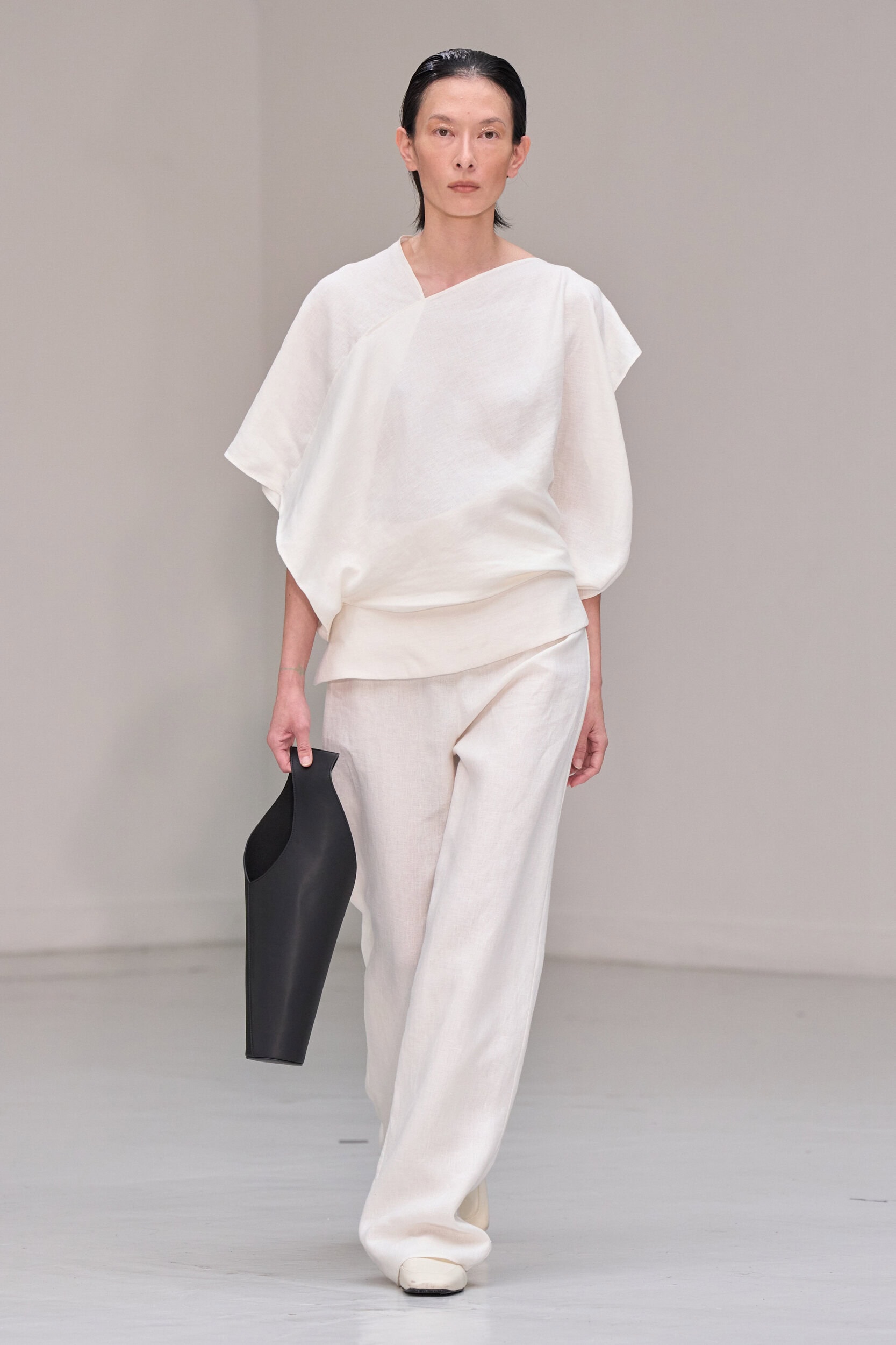 Ruohan Spring 2027 Fashion Show