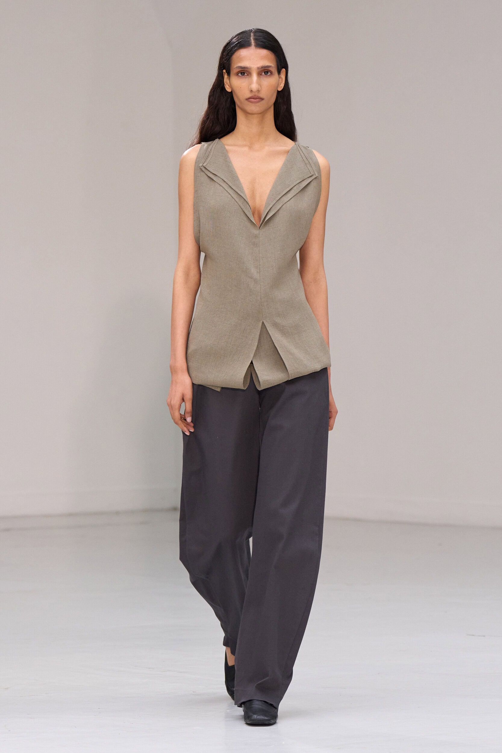 Ruohan Spring 2027 Fashion Show