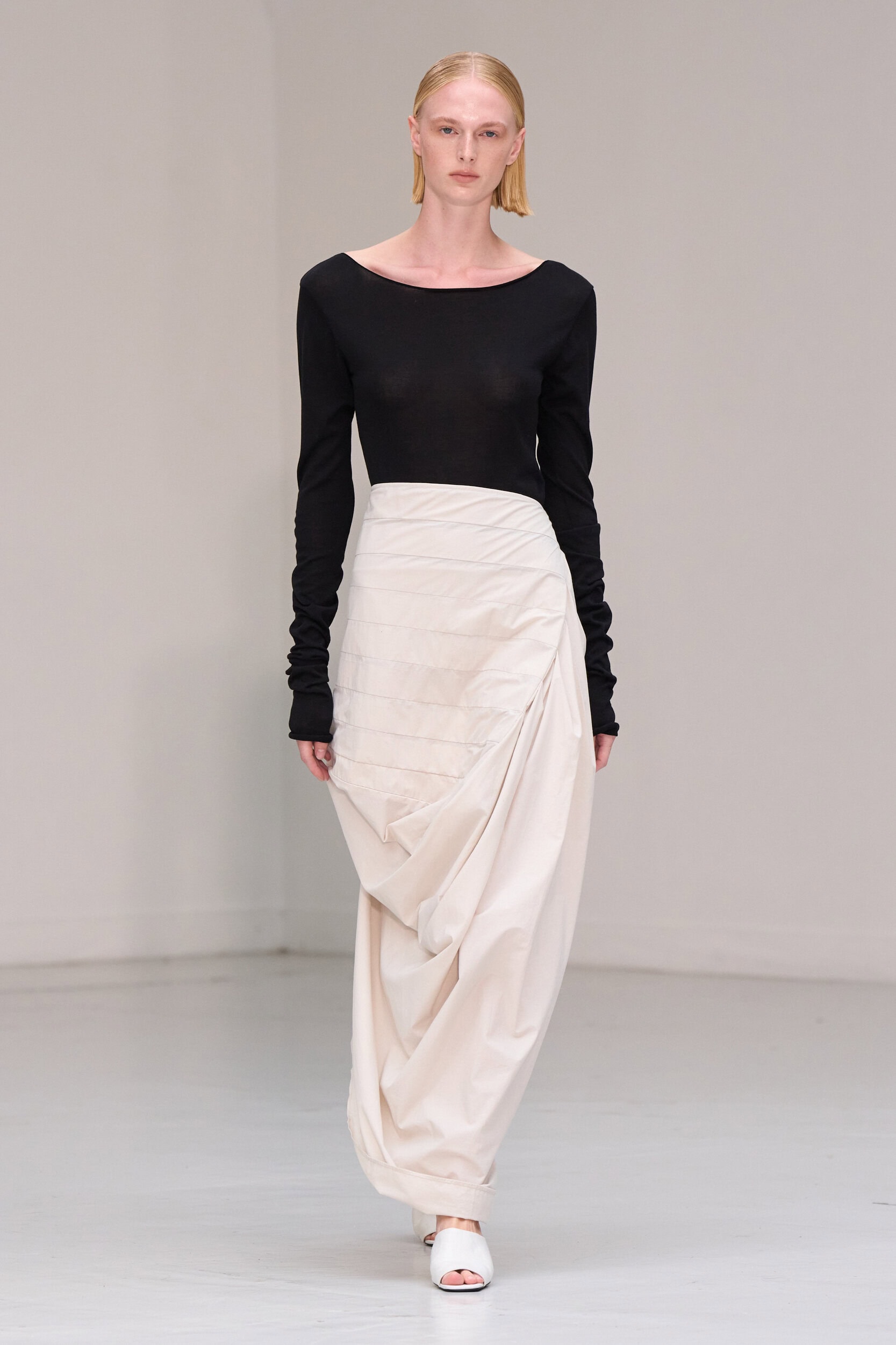 Ruohan Spring 2027 Fashion Show