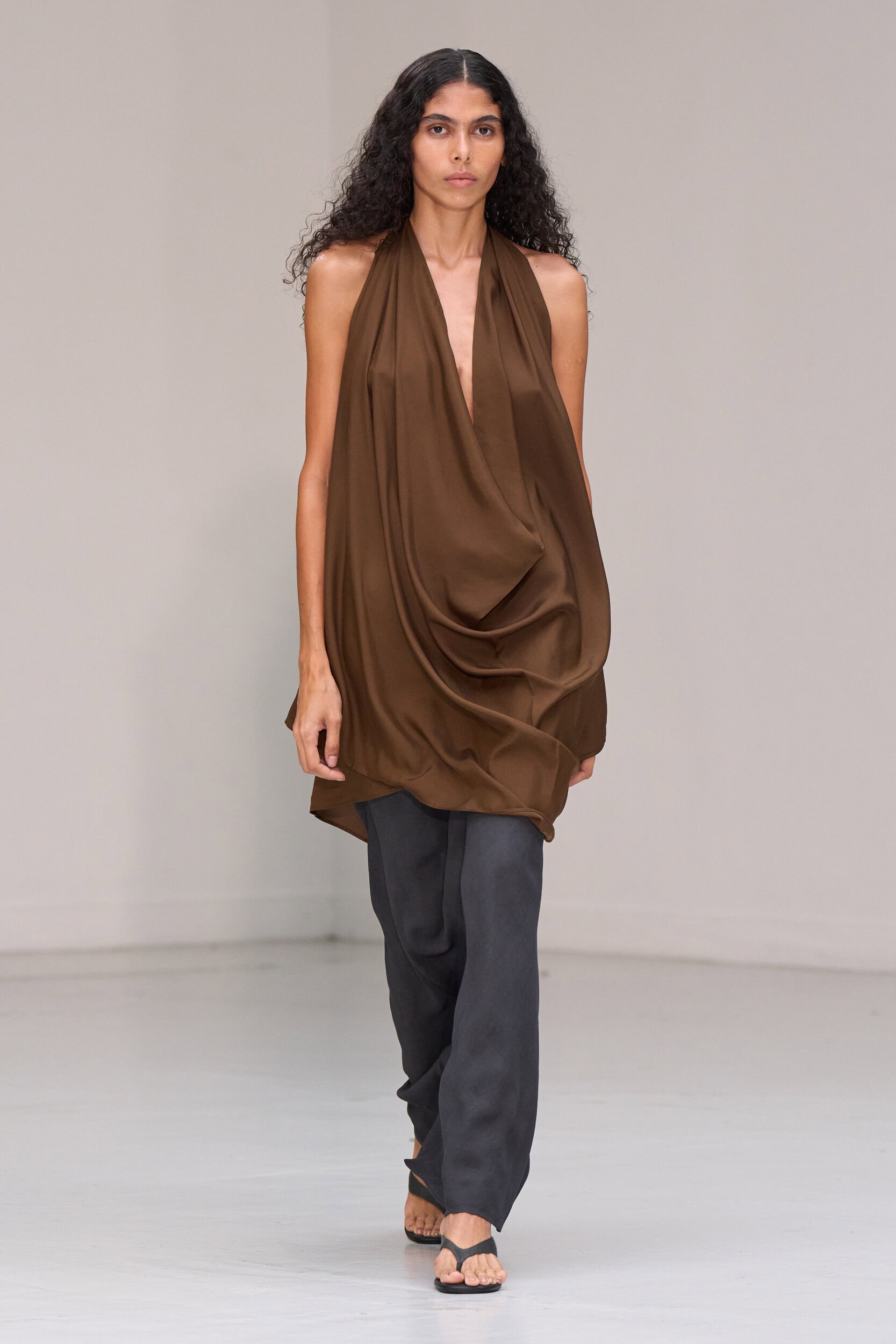 Ruohan Spring 2027 Fashion Show