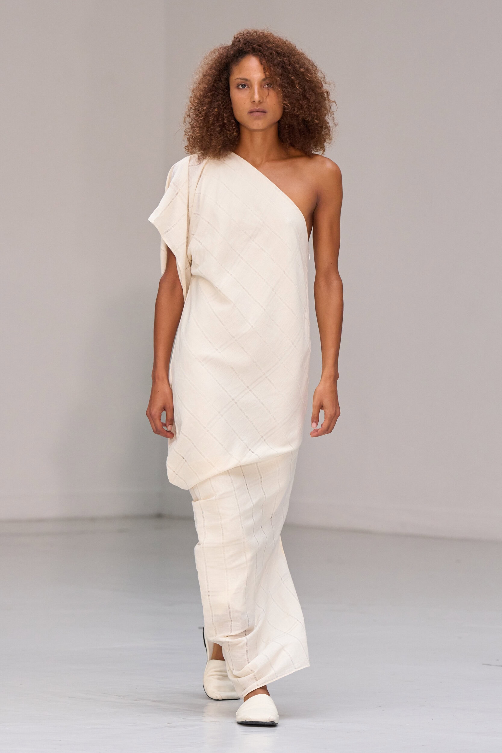 Ruohan Spring 2027 Fashion Show