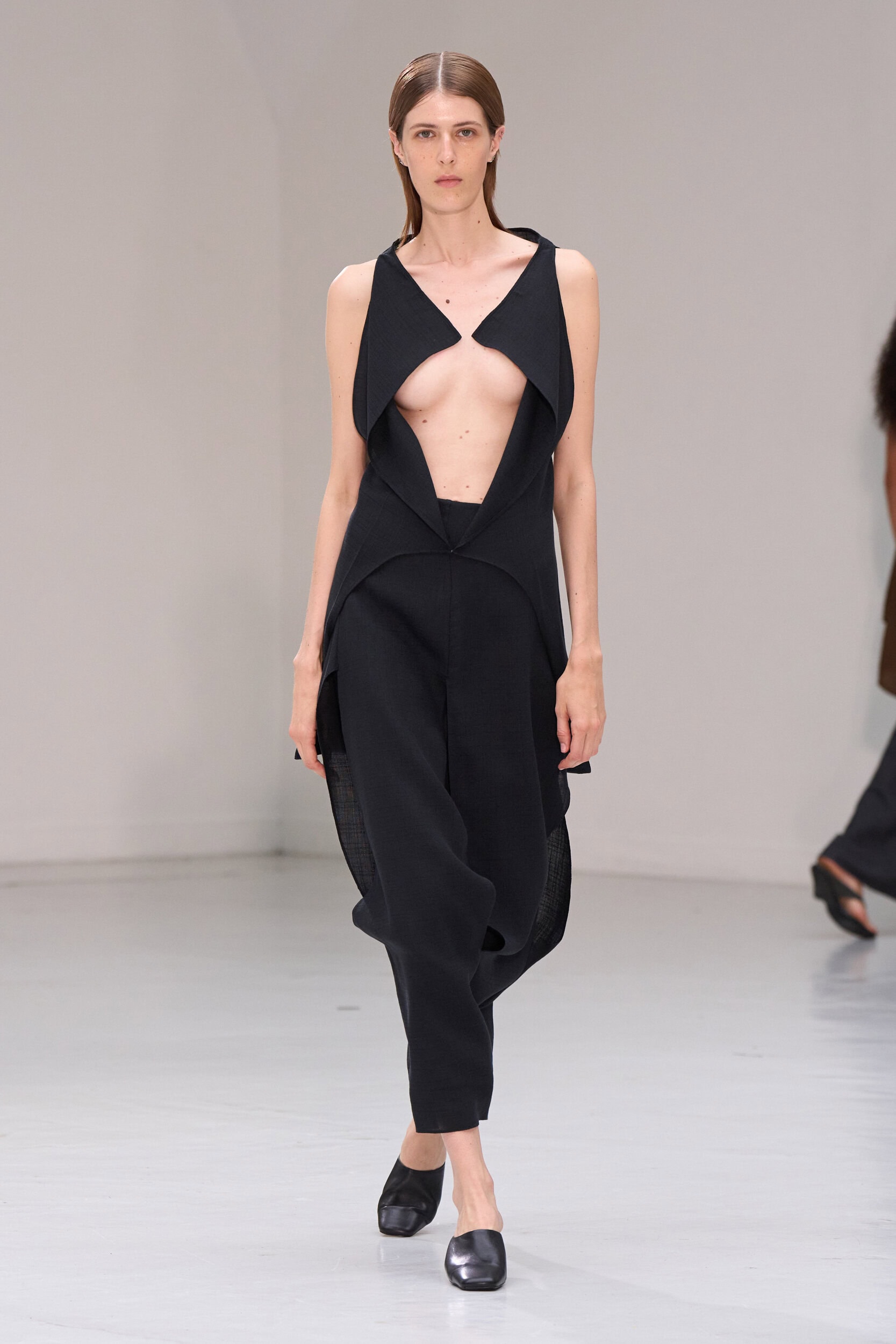 Ruohan Spring 2027 Fashion Show
