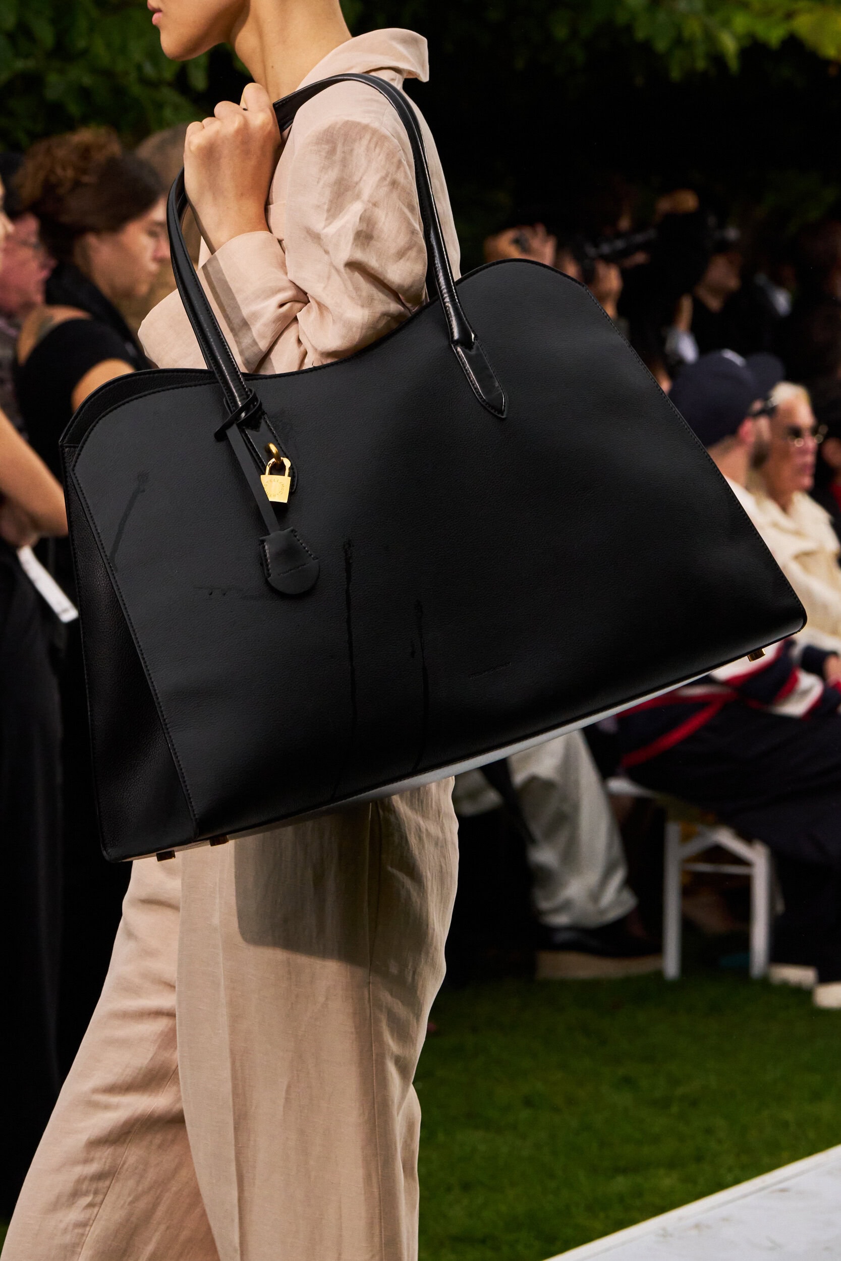 Stella Mccartney Spring 2027 Fashion Show Details