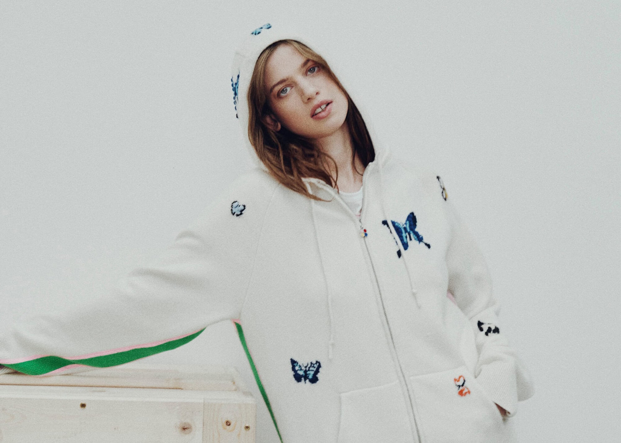 Barrie and Damien Hirst Bring Art to Cashmere