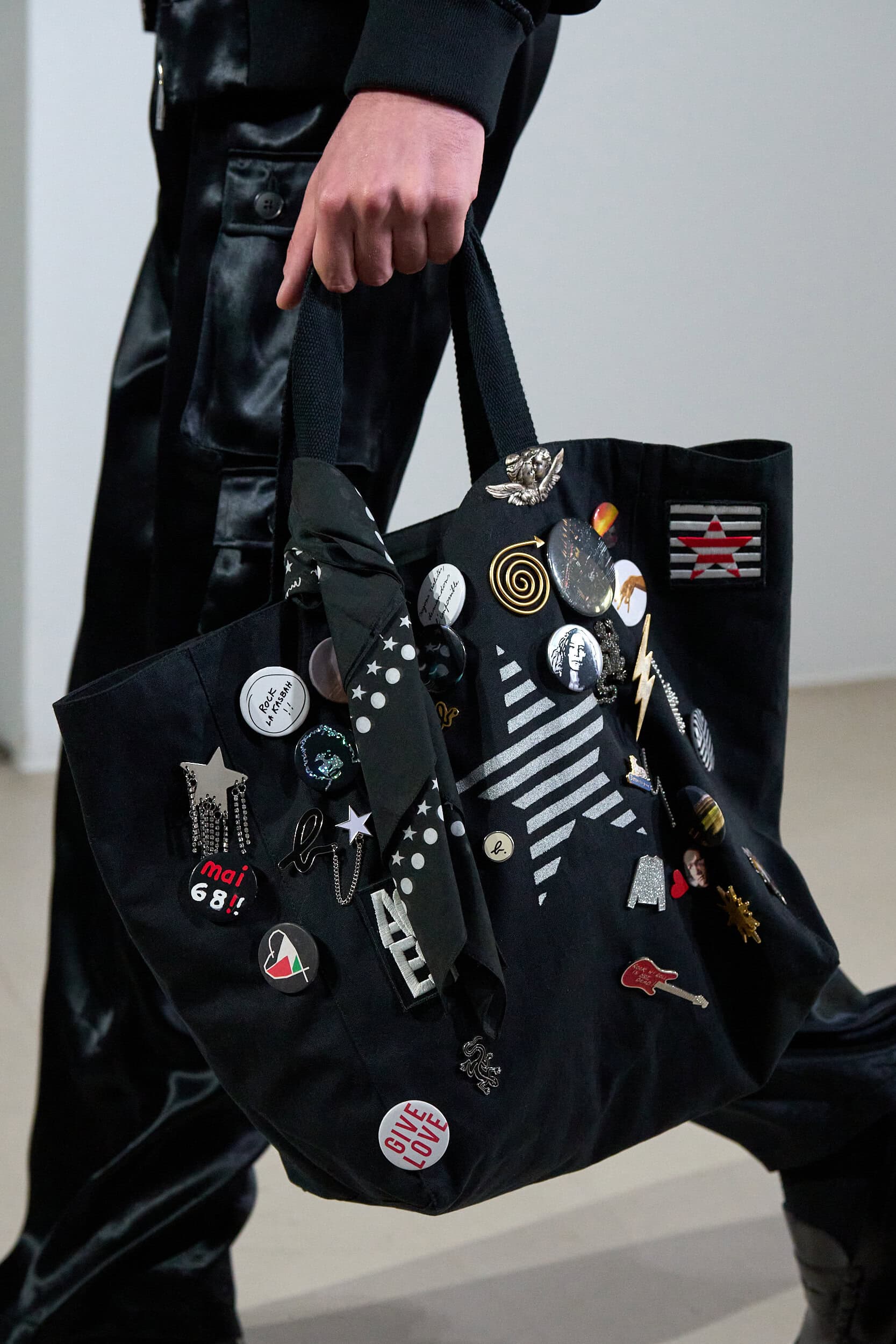 Agnes B Spring 2027 Fashion Show Details