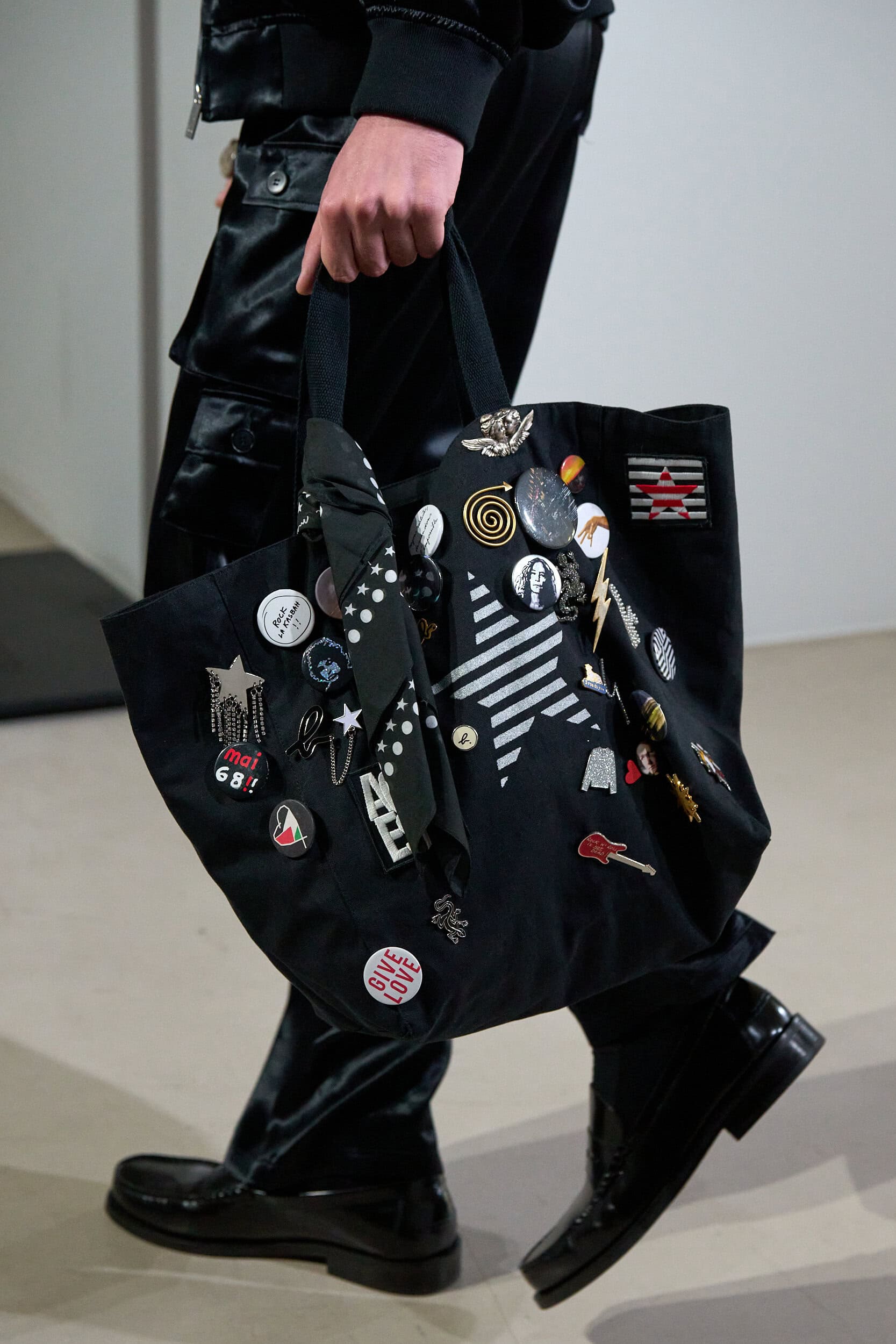Agnes B Spring 2027 Fashion Show Details