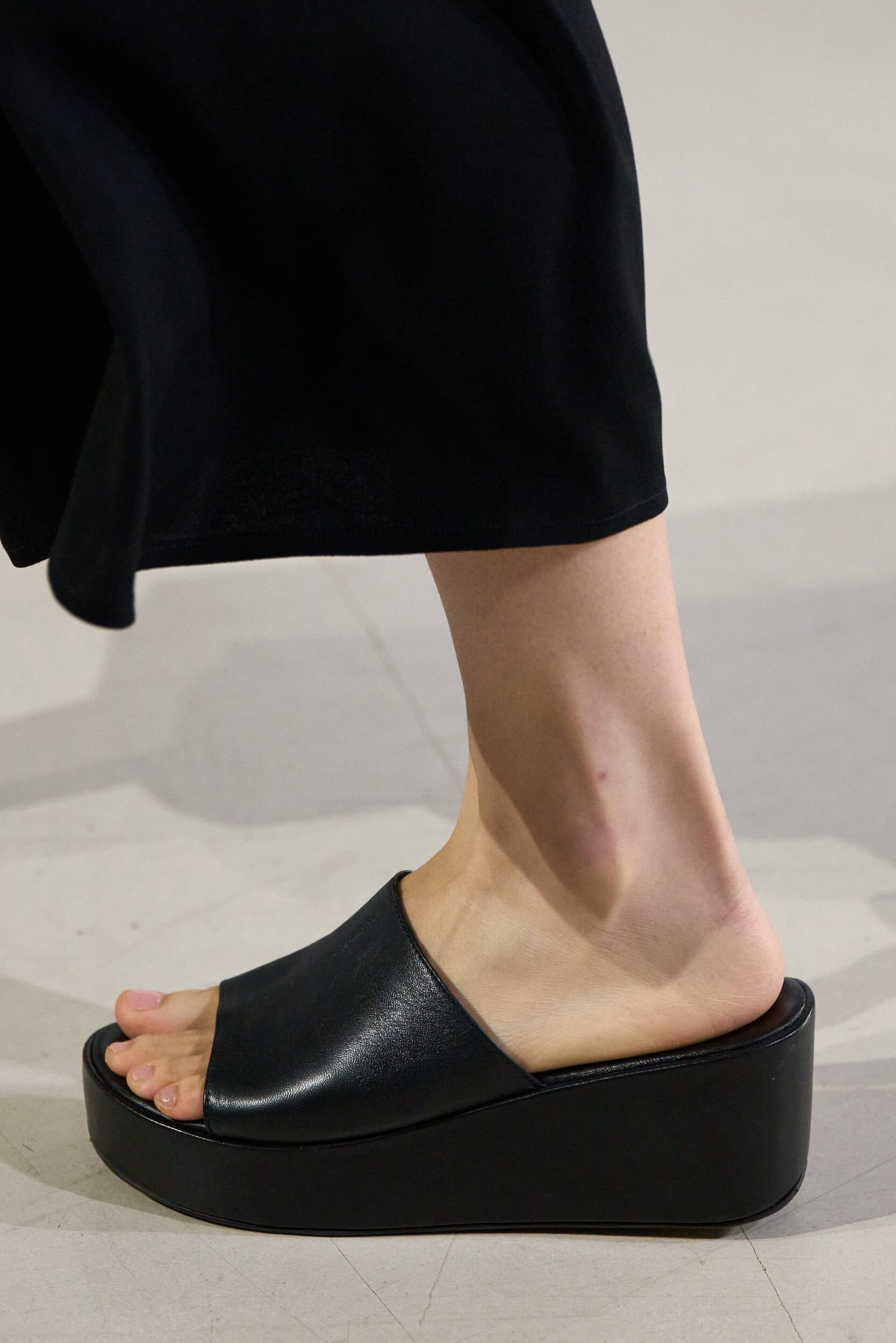 Agnes B Spring 2027 Fashion Show Details