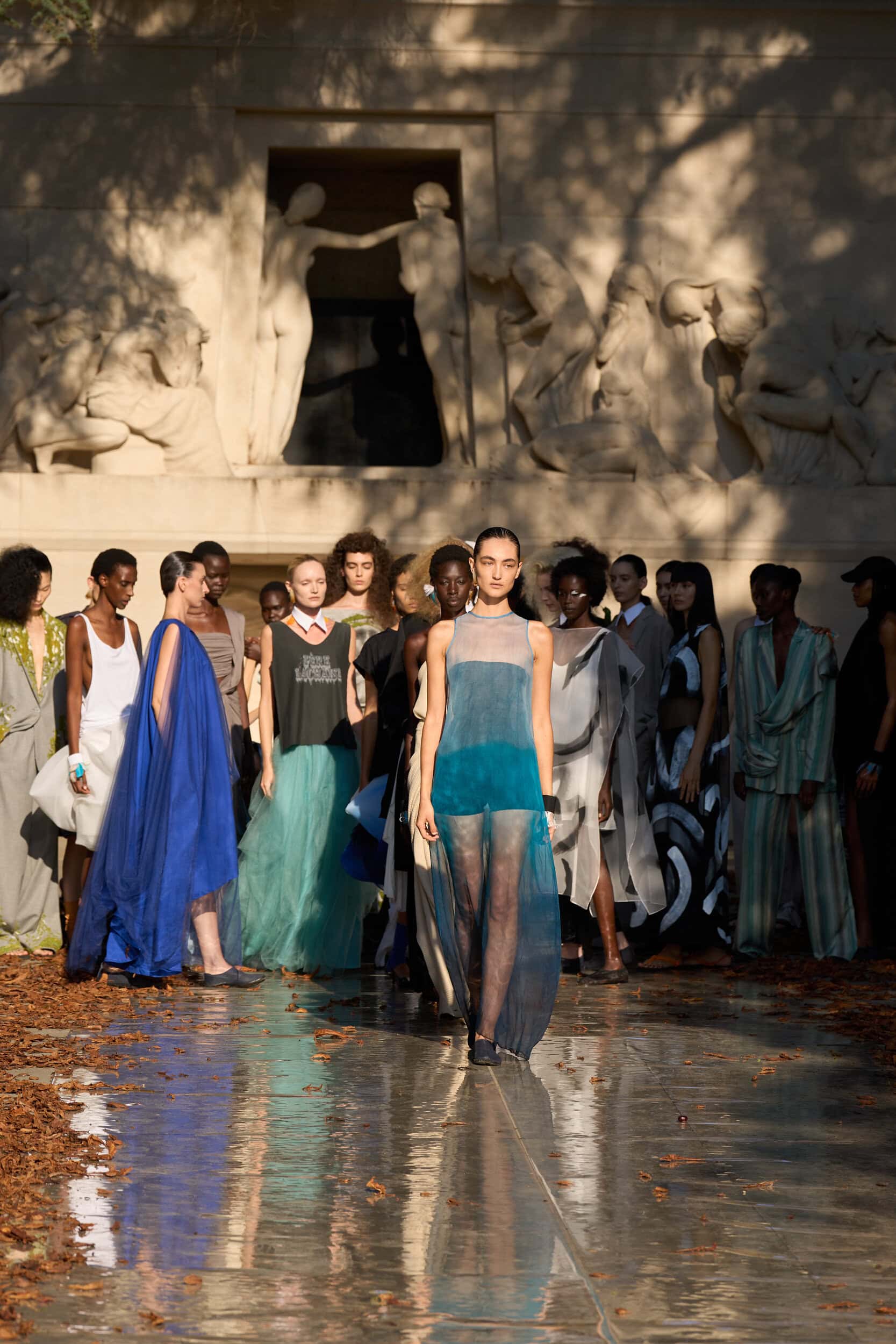 Mossi Spring 2027 Fashion Show Atmosphere