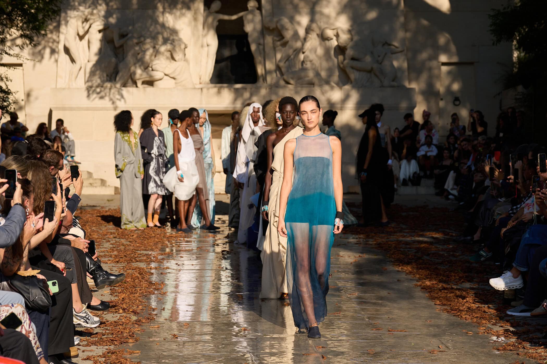 Mossi Spring 2027 Fashion Show Atmosphere