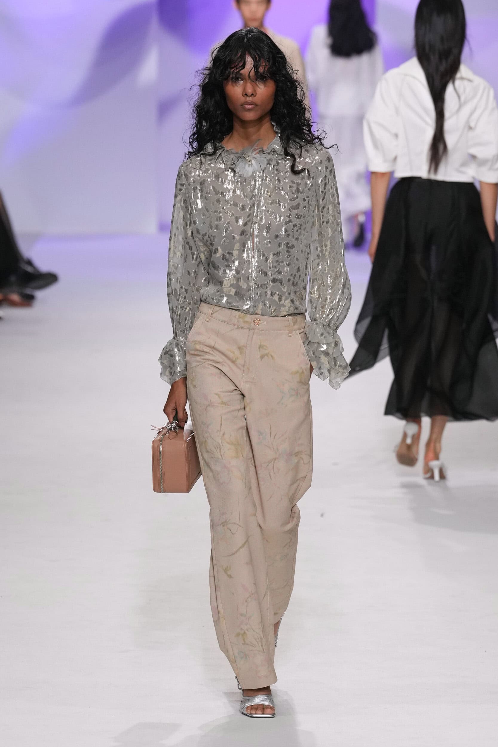 Shiatzy Chen Spring 2027 Fashion Show