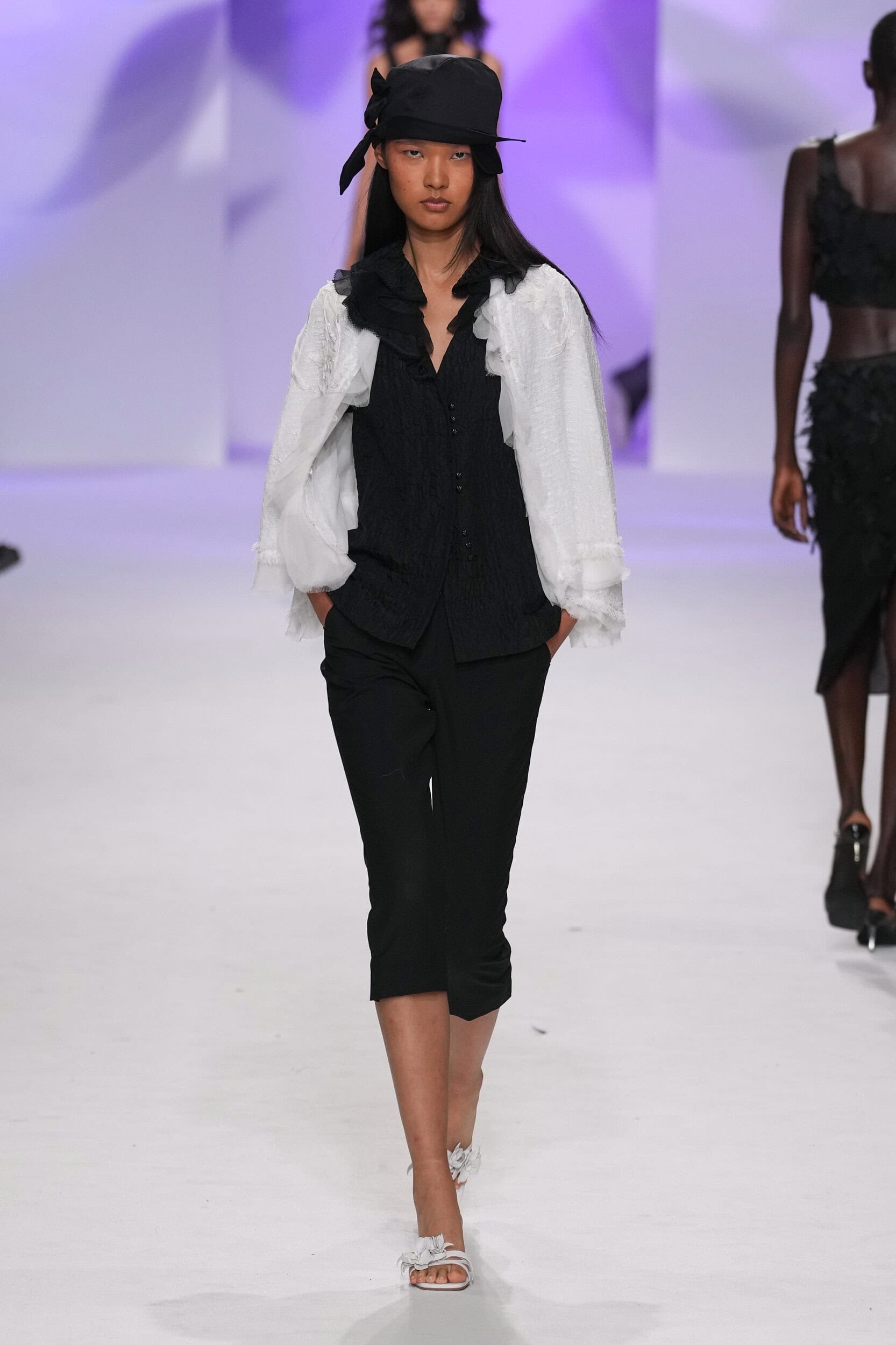 Shiatzy Chen Spring 2027 Fashion Show