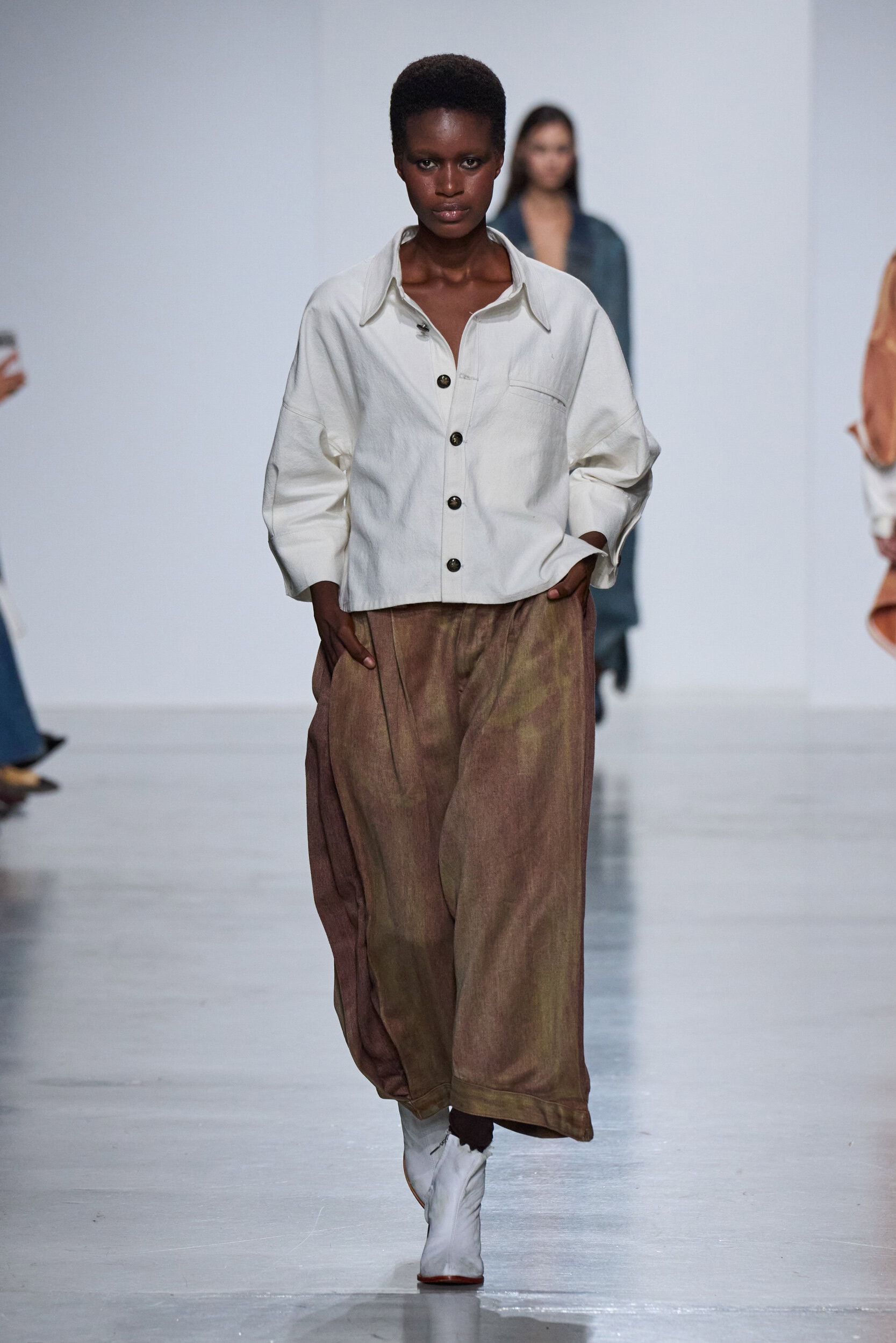 Puente Internacional By The Bogota Chamber Of Commerce Spring 2027 Fashion Show