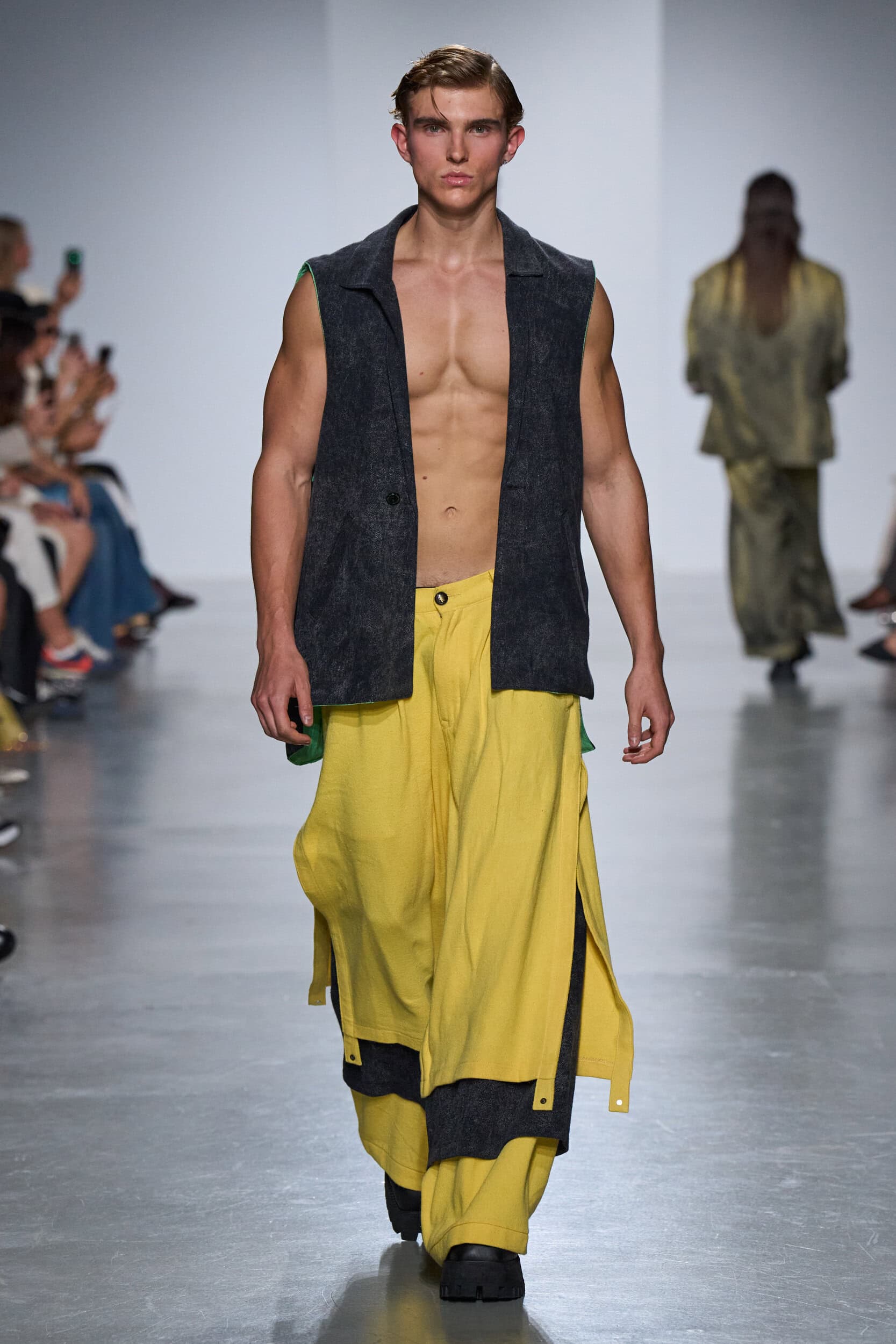 Puente Internacional By The Bogota Chamber Of Commerce Spring 2027 Fashion Show