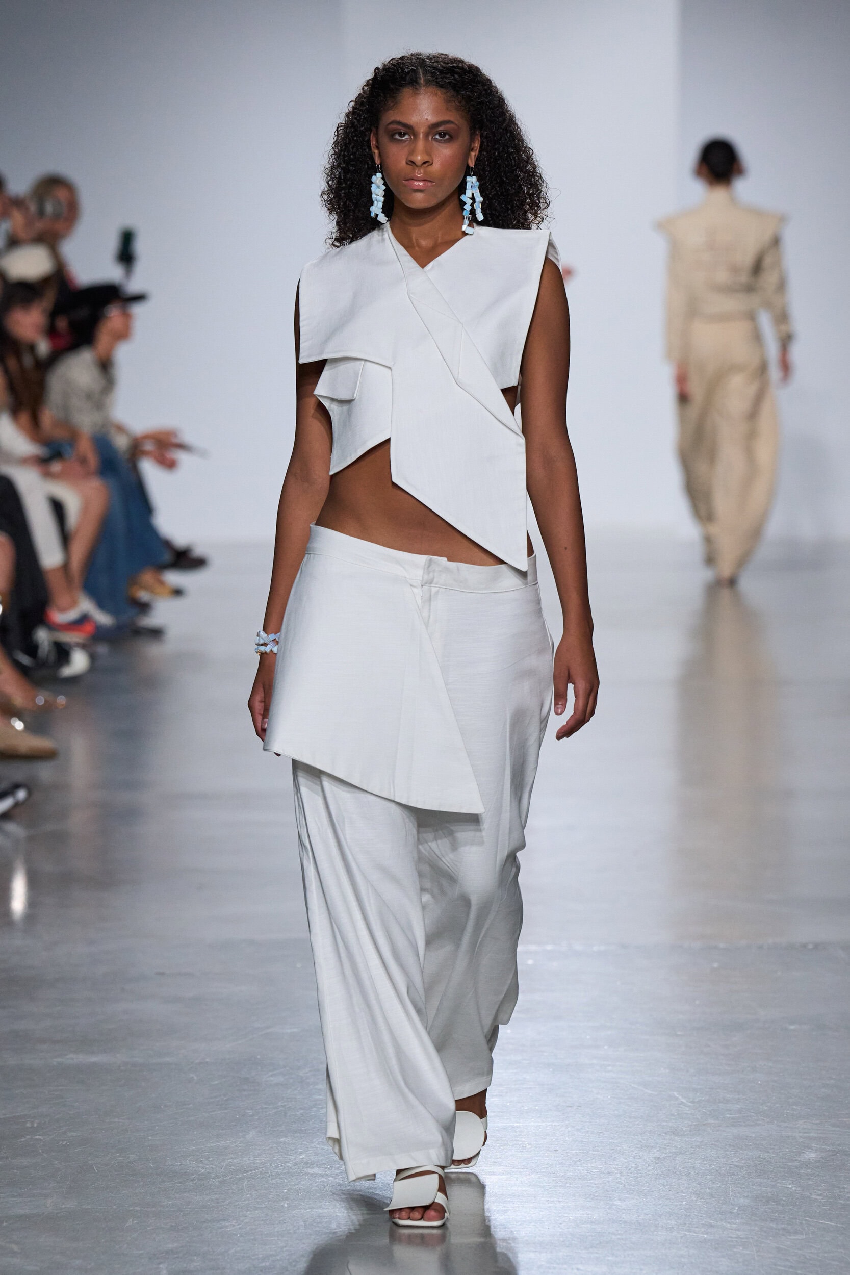Puente Internacional By The Bogota Chamber Of Commerce Spring 2027 Fashion Show
