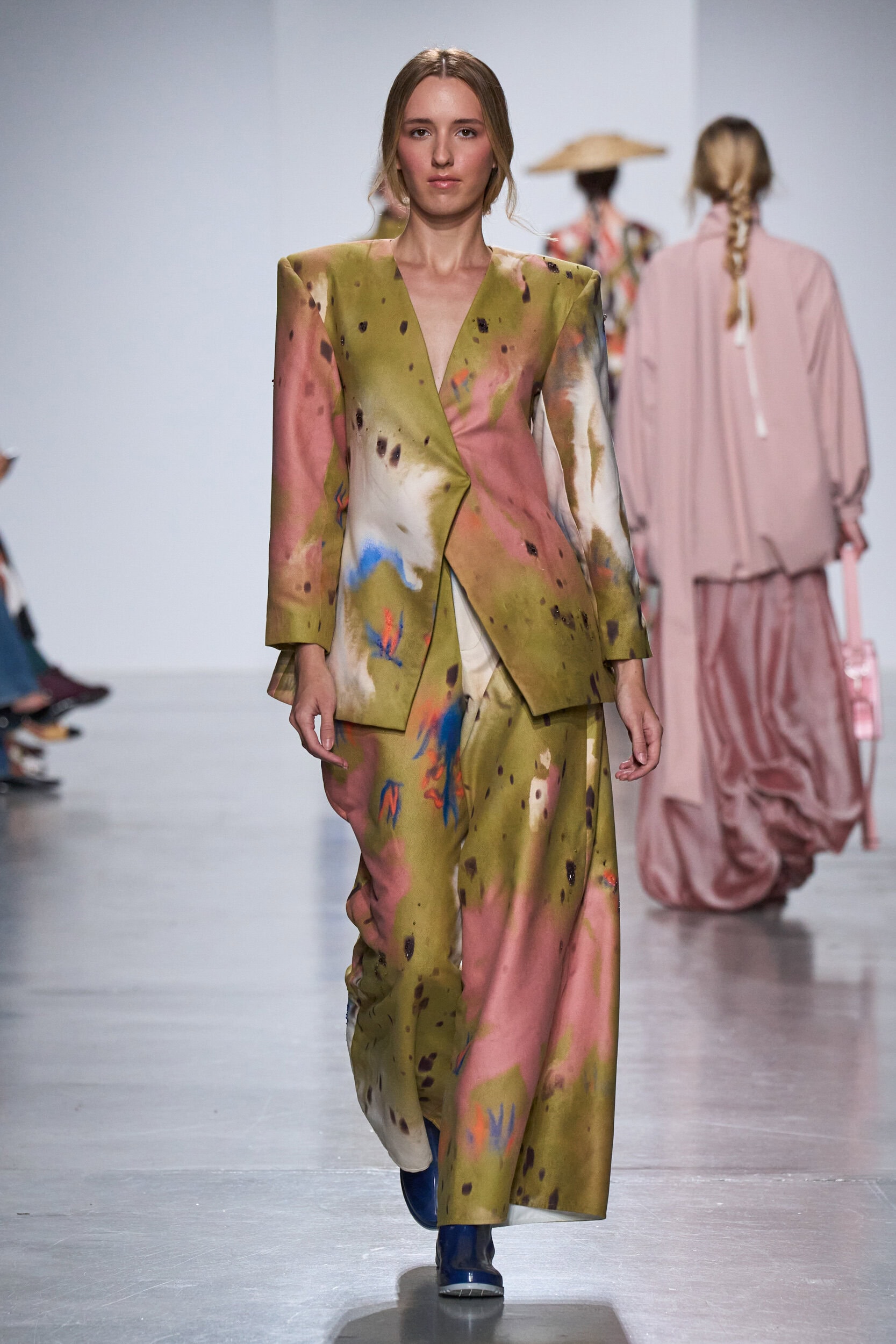 Puente Internacional By The Bogota Chamber Of Commerce Spring 2027 Fashion Show