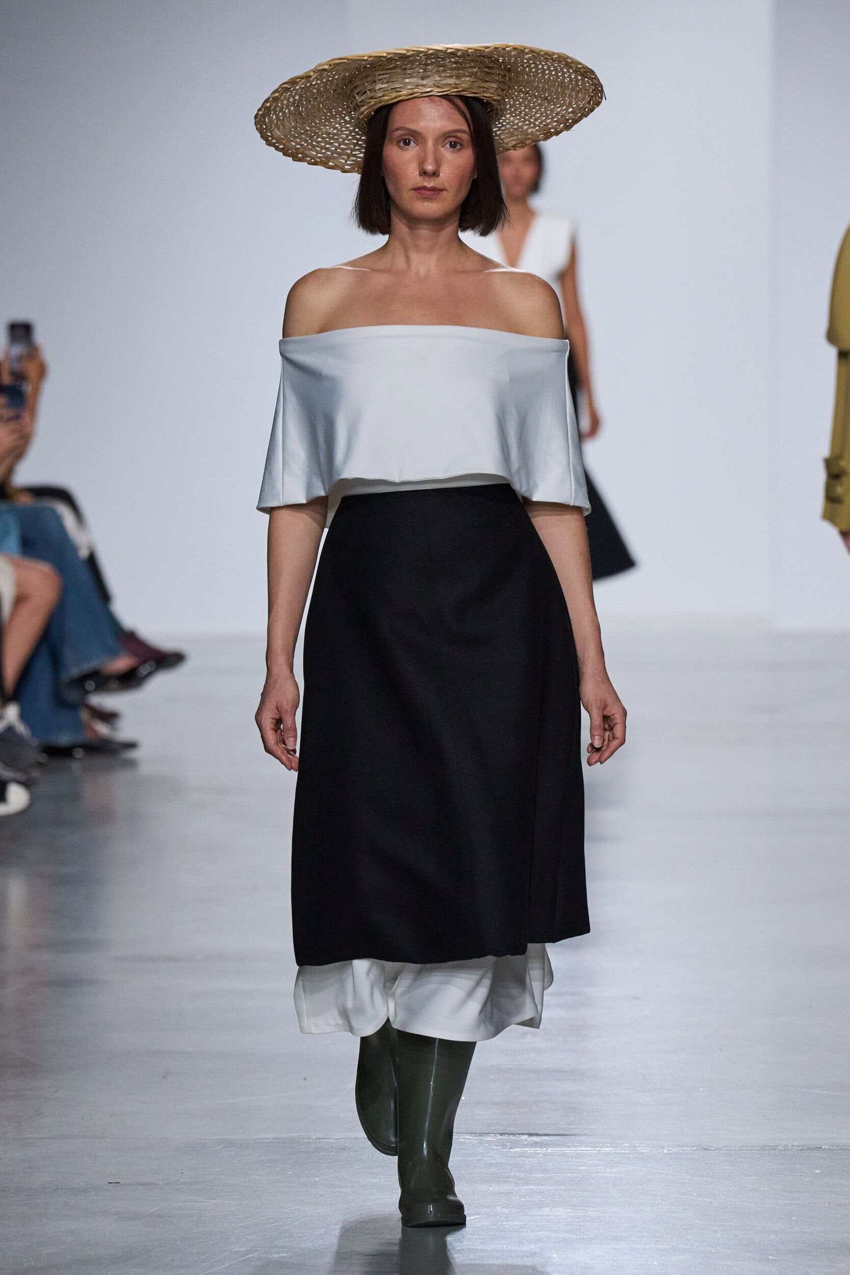 Puente Internacional By The Bogota Chamber Of Commerce Spring 2027 Fashion Show