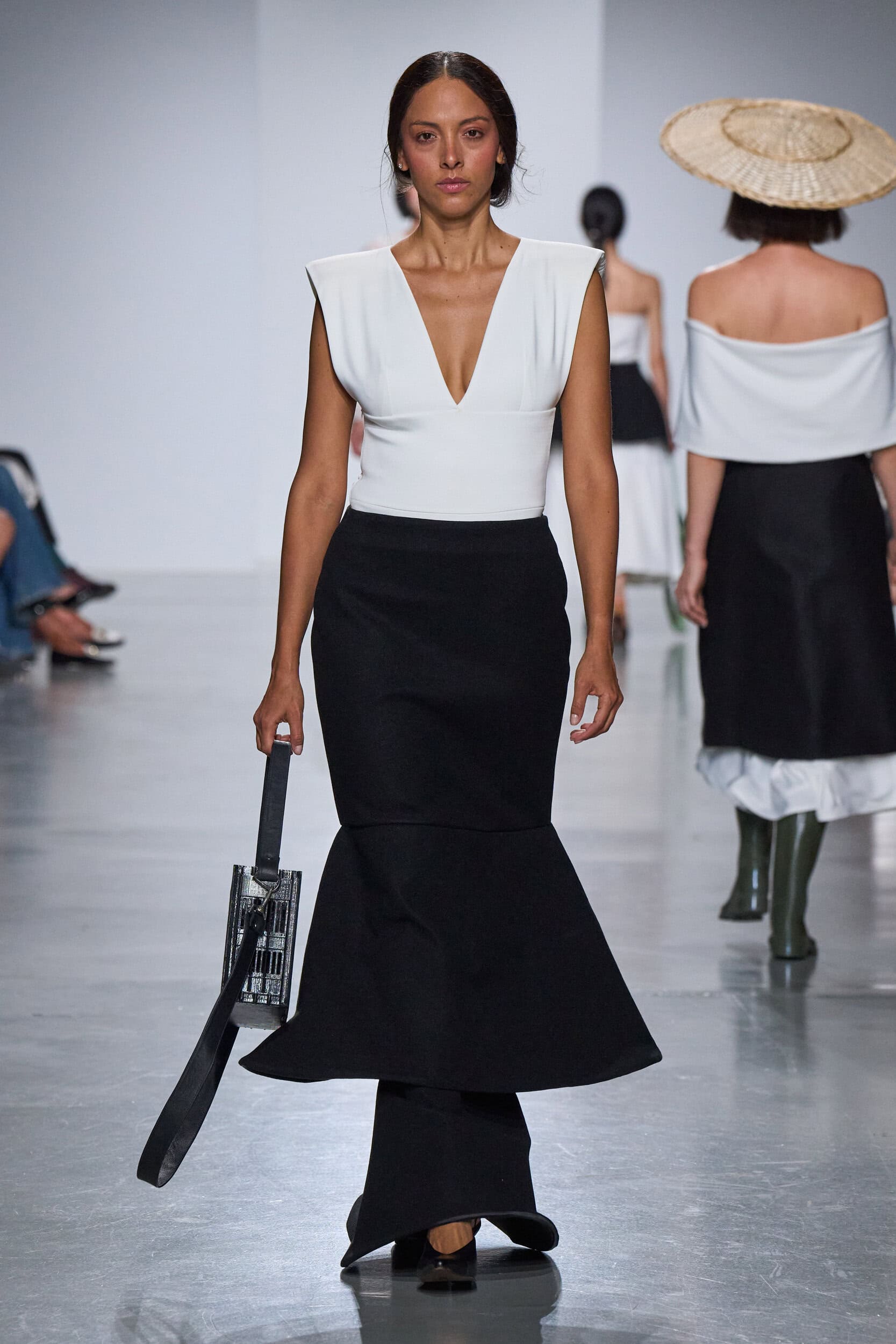 Puente Internacional By The Bogota Chamber Of Commerce Spring 2027 Fashion Show