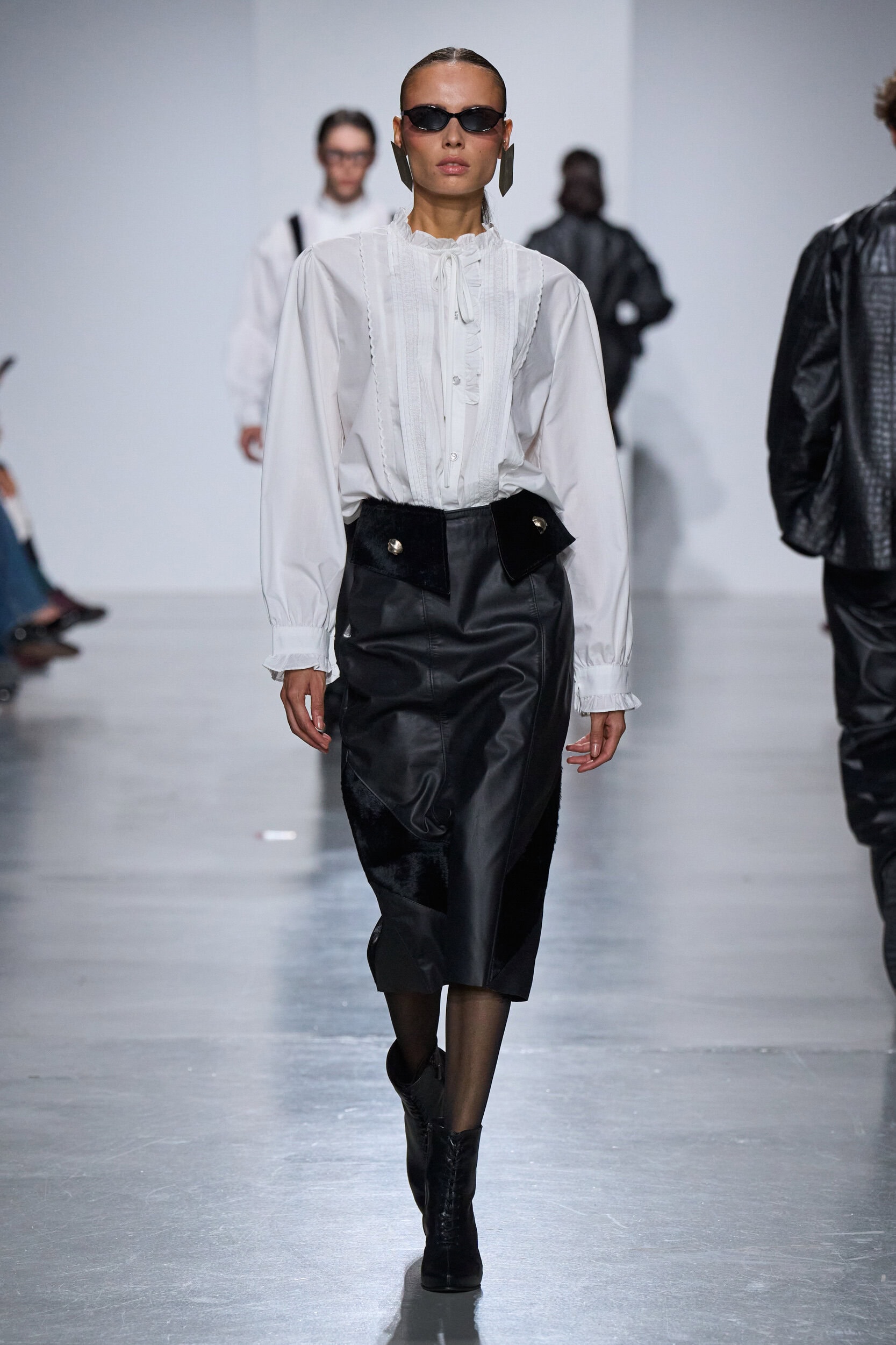 Puente Internacional By The Bogota Chamber Of Commerce Spring 2027 Fashion Show